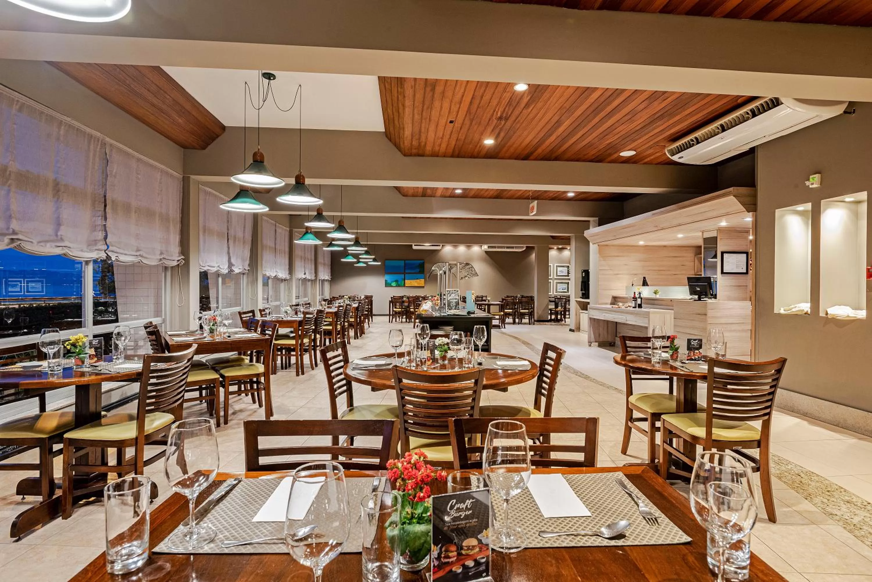 Restaurant/places to eat in Slaviero Baia Norte Florianópolis