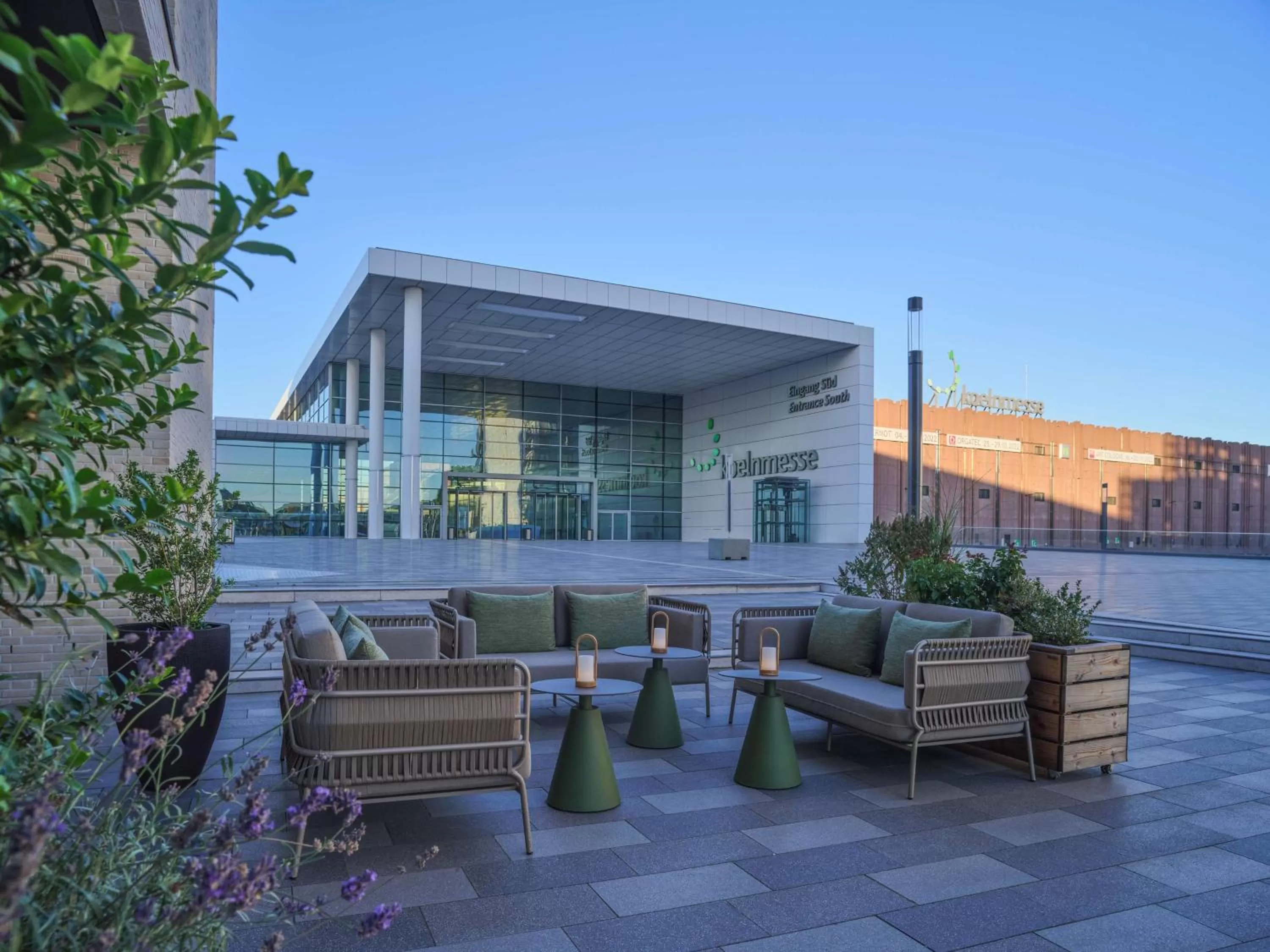 Property building in Adina Apartment Hotel Cologne