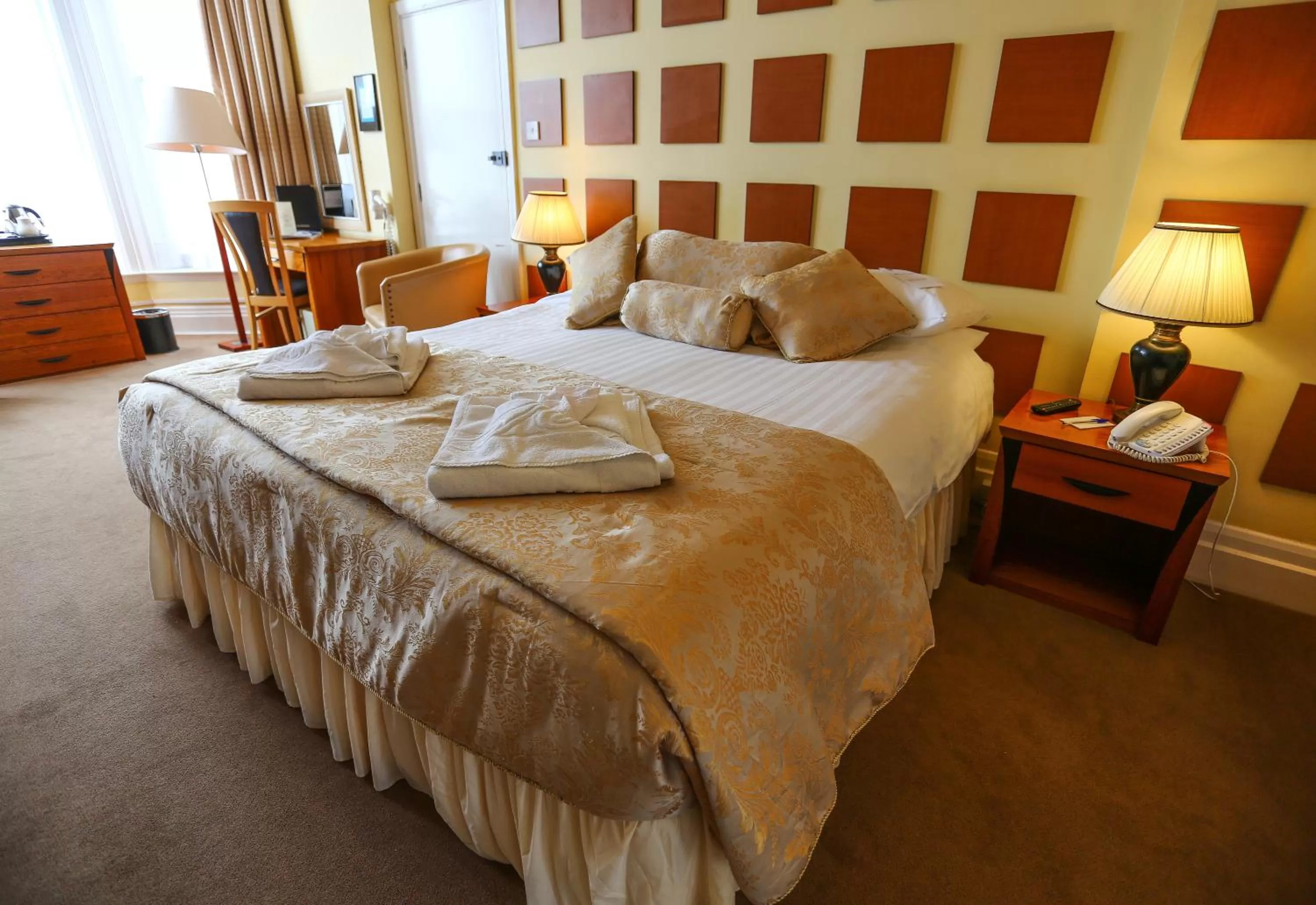 Day, Bed in Royal Exeter Hotel