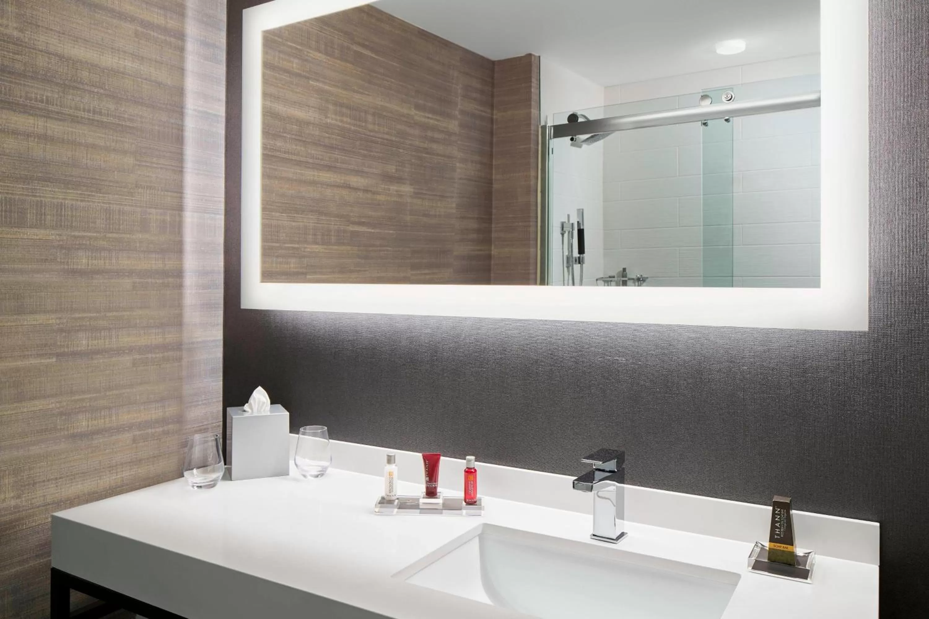 Bathroom in Bethesda North Marriott Hotel & Conference Center