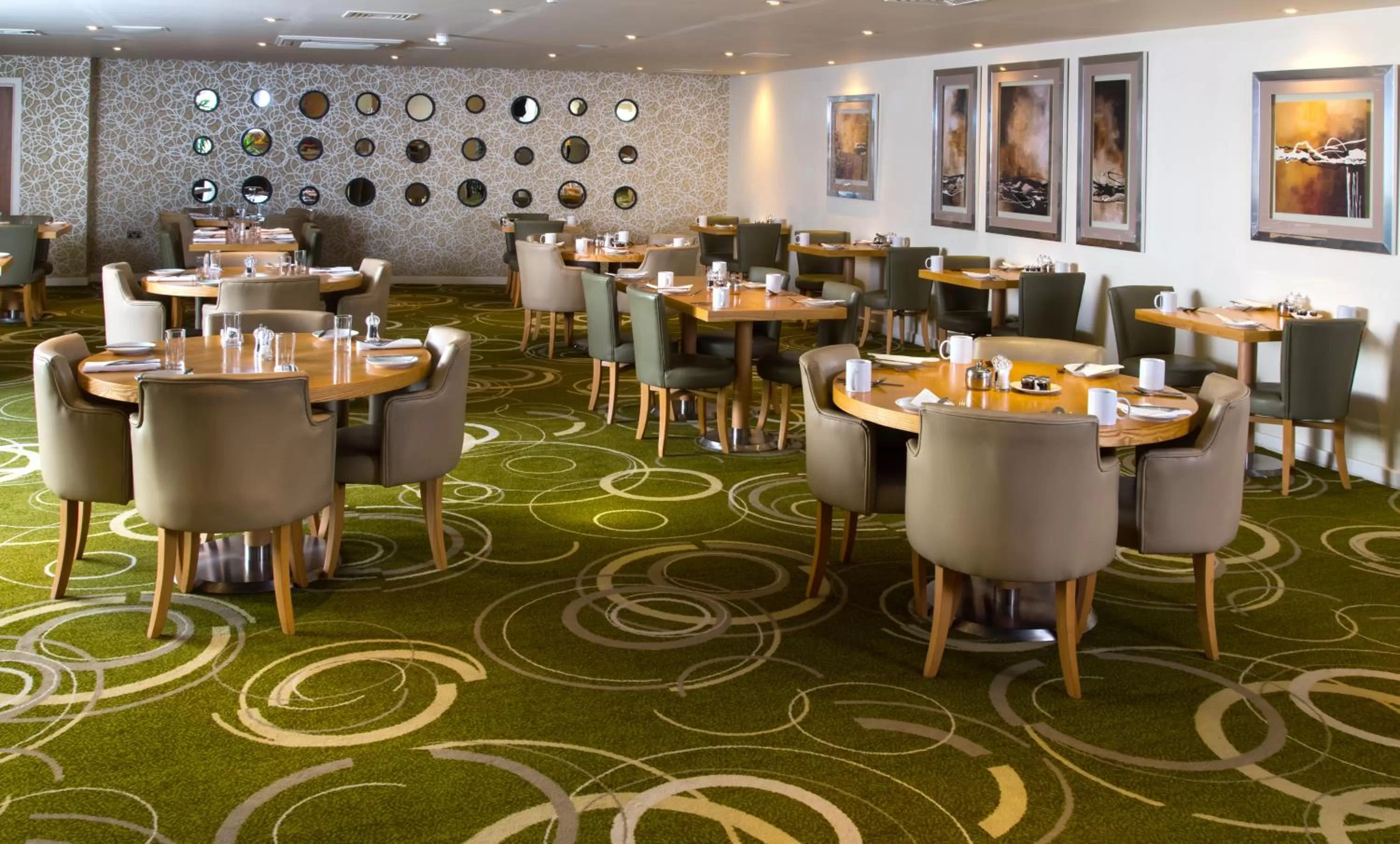 Restaurant/places to eat in Mercure Newbury West Grange Hotel