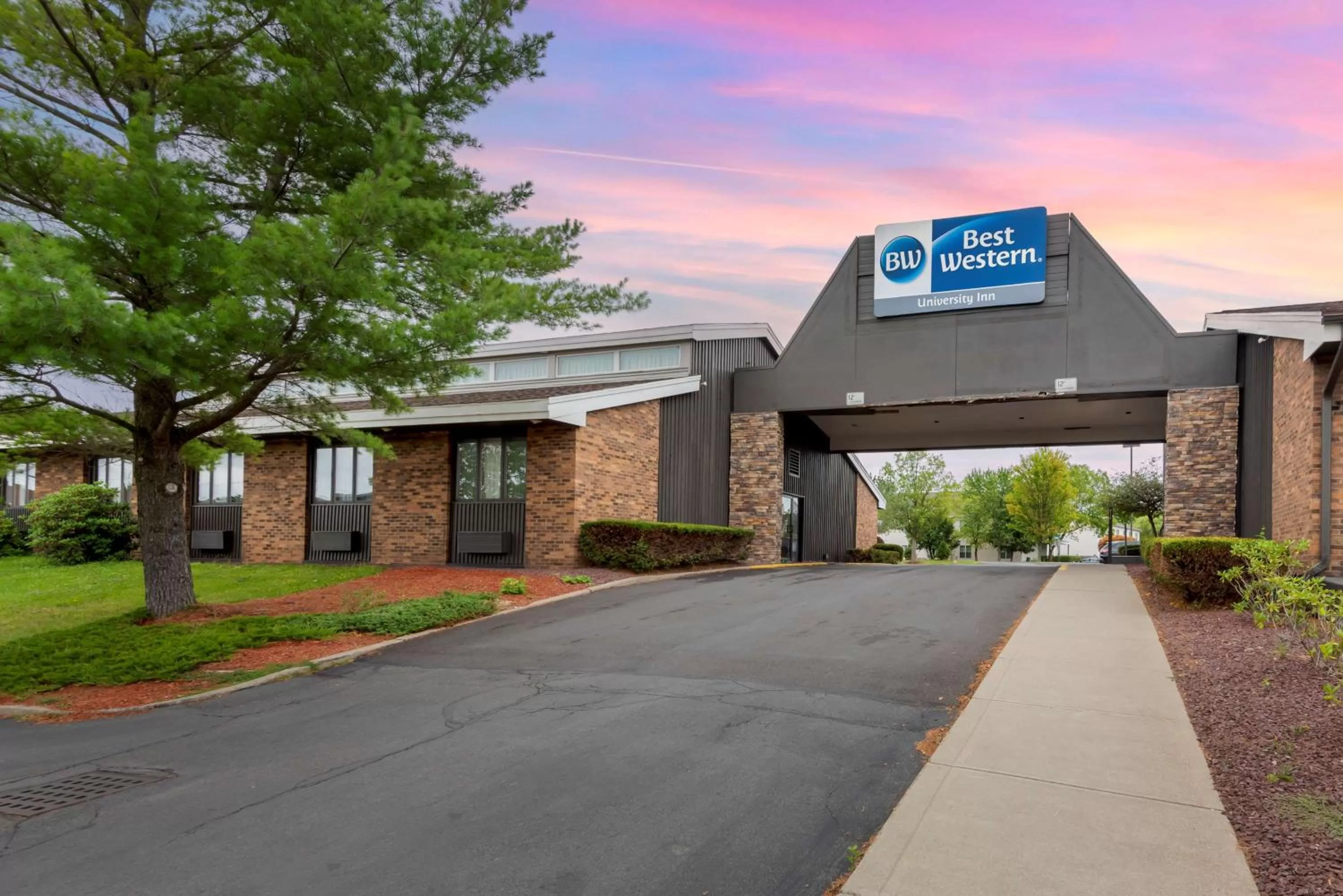 Property building in Best Western University Inn