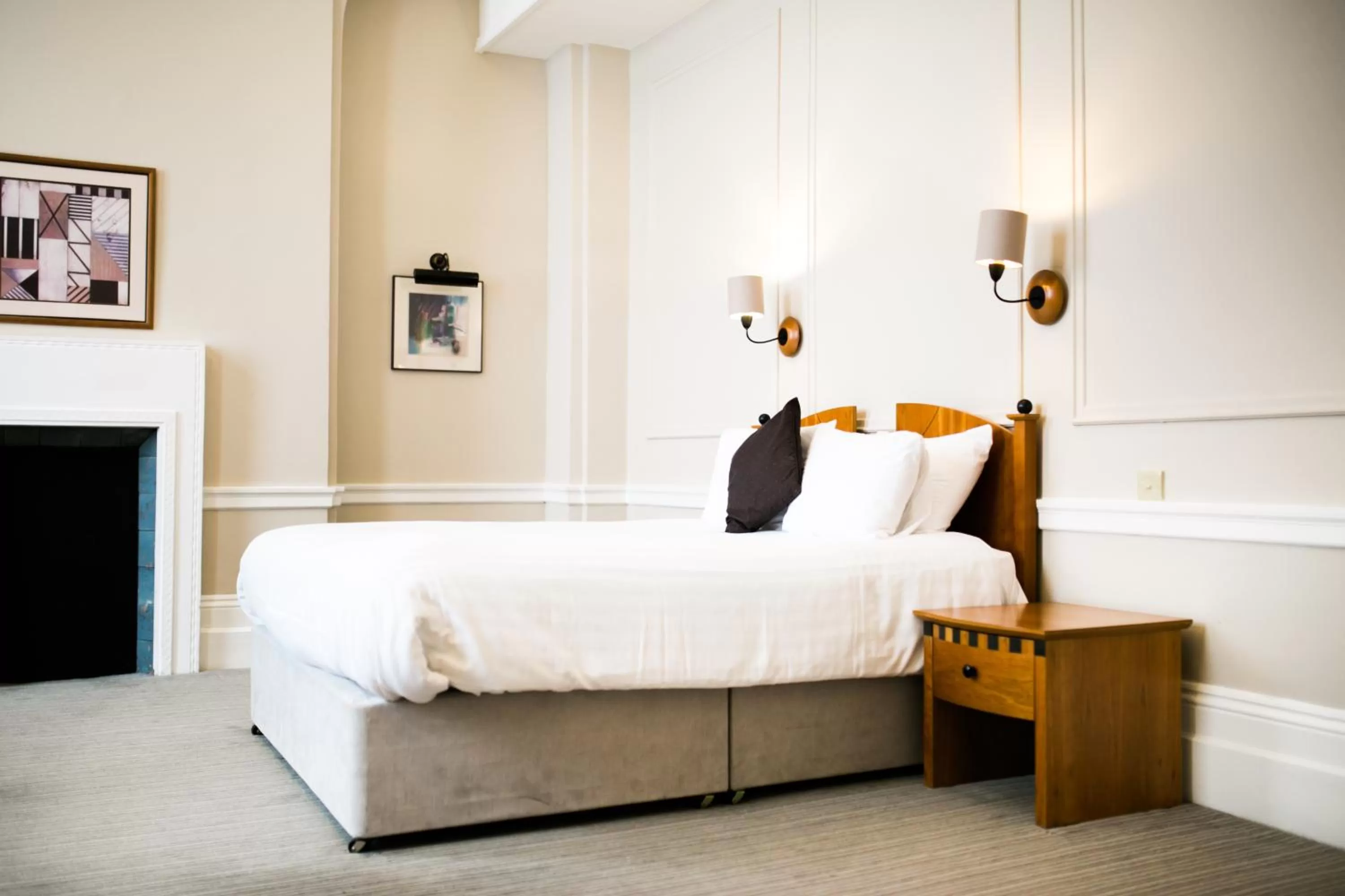 Photo of the whole room, Bed in The Angel Hotel