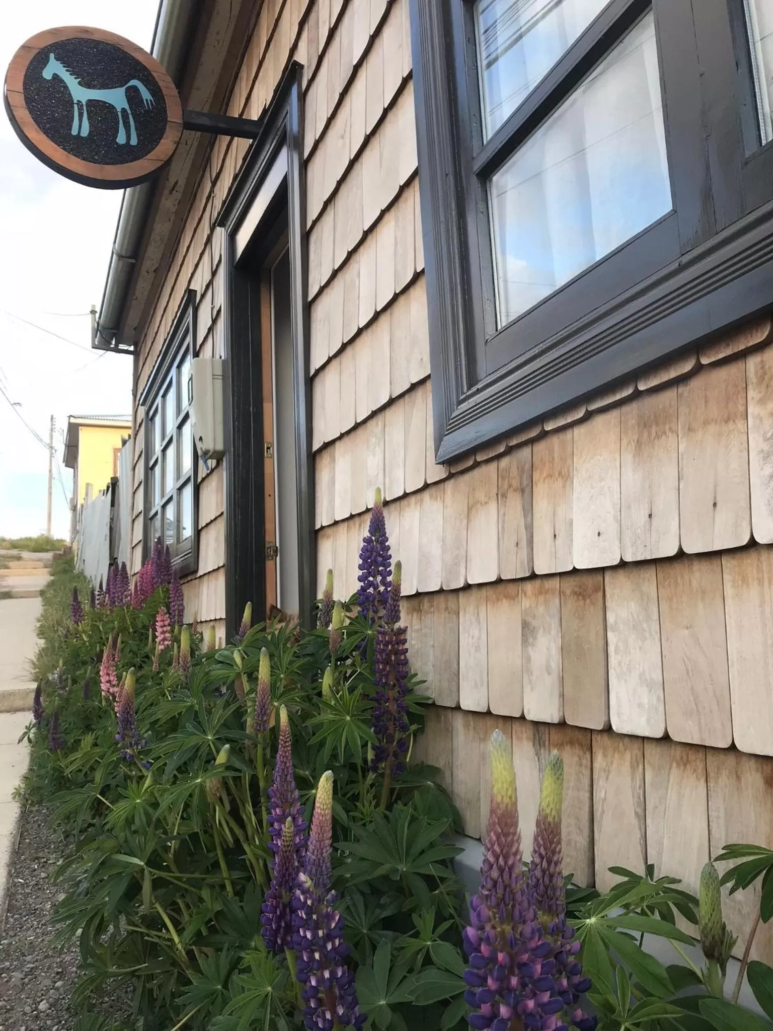 Facade/entrance in El Establo