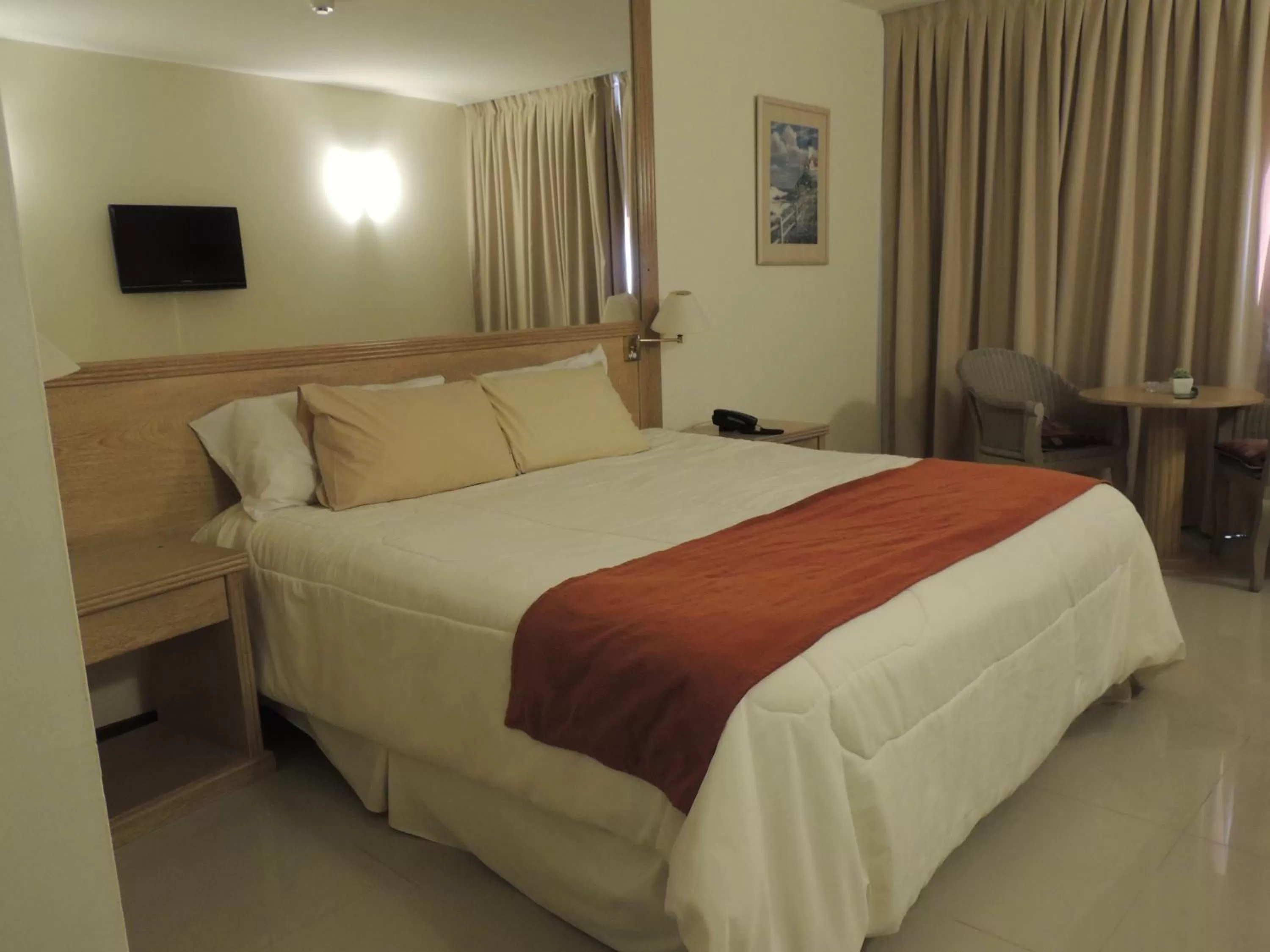 Photo of the whole room, Bed in La Foret