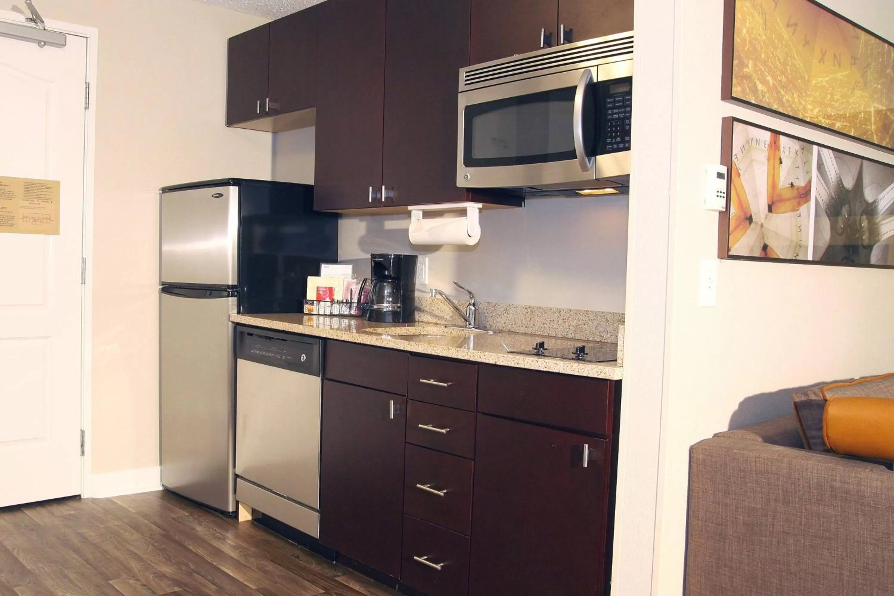 Kitchen or kitchenette in TownePlace Suites by Marriott Albany Downtown/Medical Center