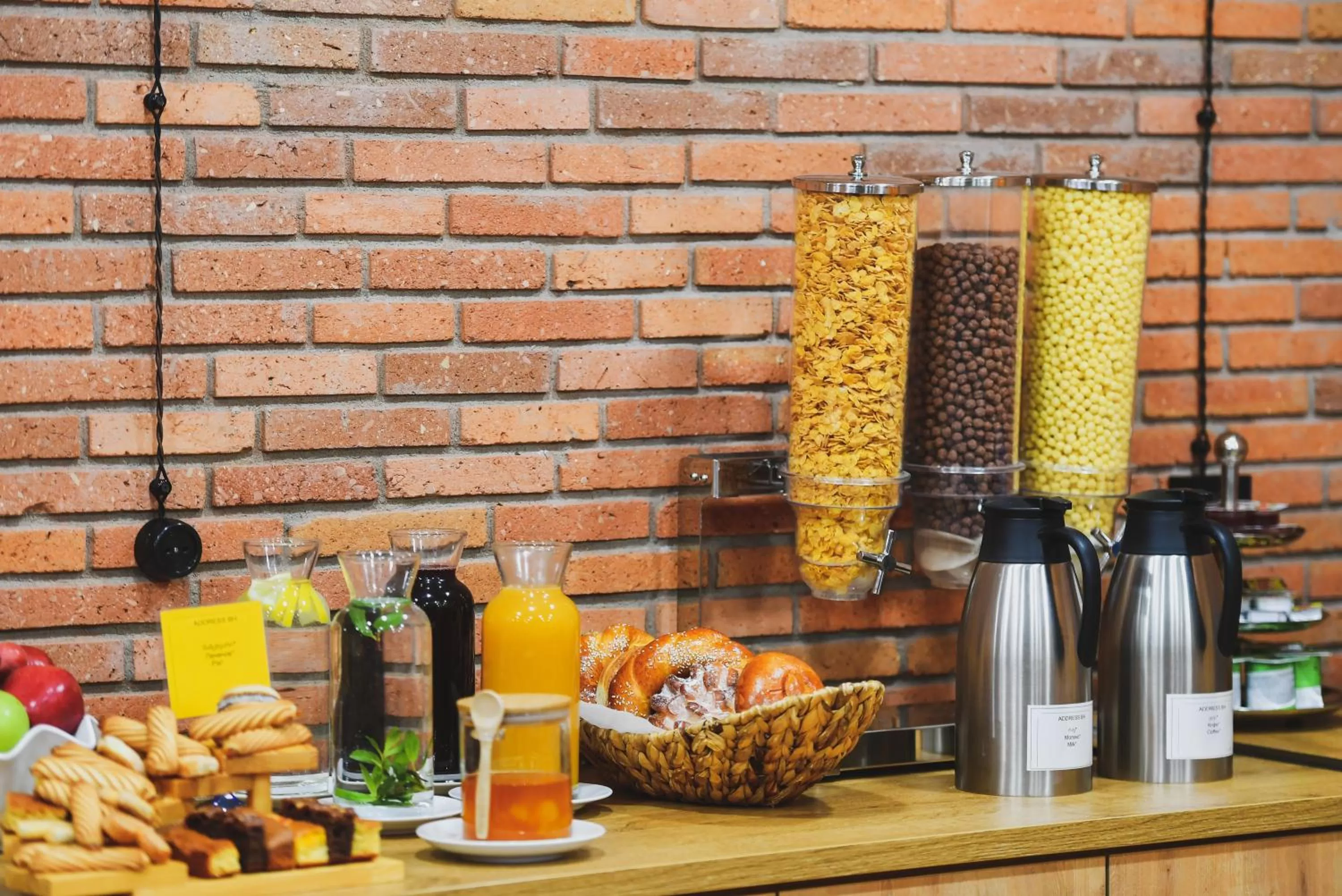 Food and drinks in Address Boutique Hotel