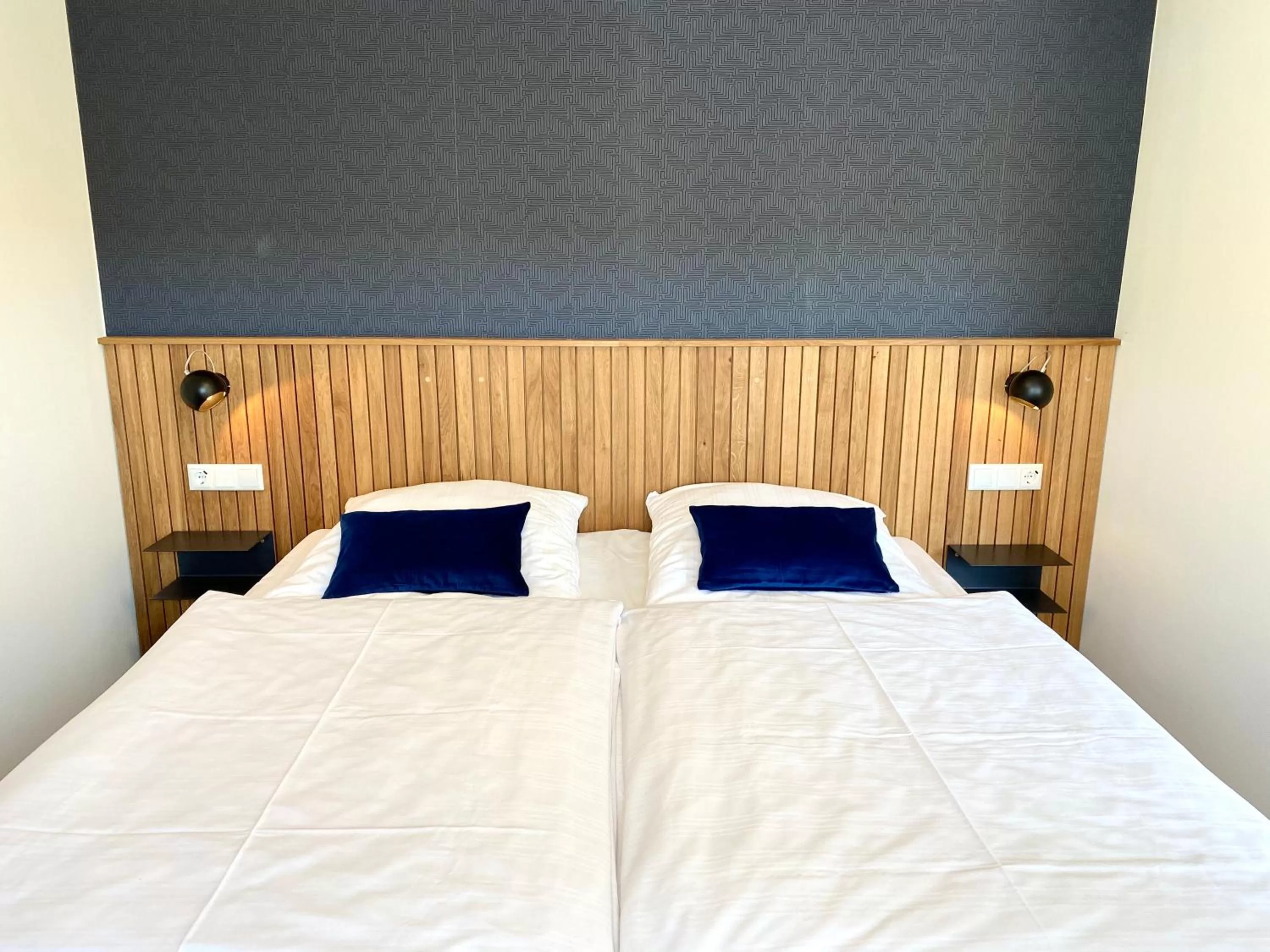 Photo of the whole room, Bed in Hotel Deutsches Haus