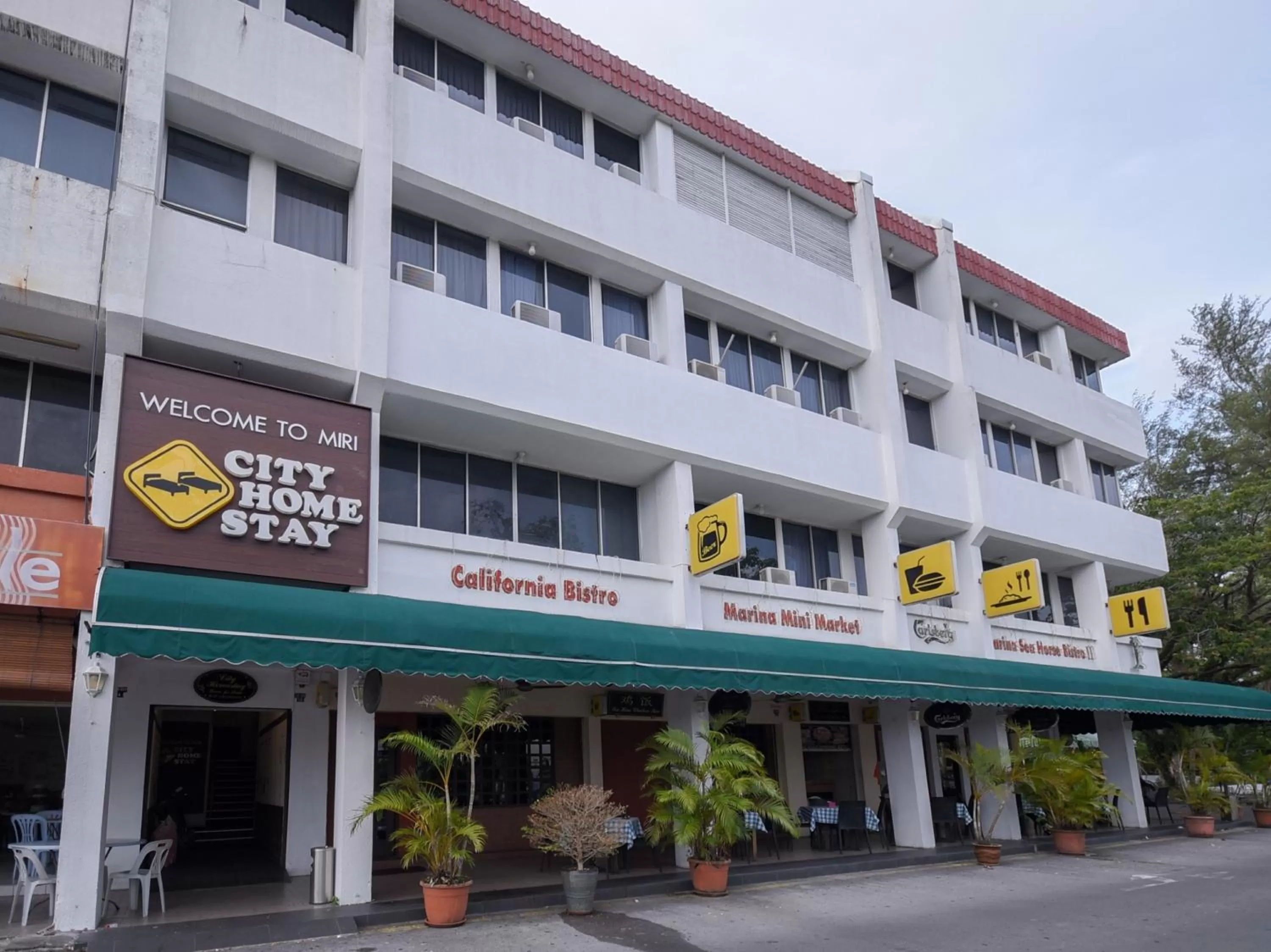 Facade/entrance, Property Building in Super OYO 89604 City Home Stay