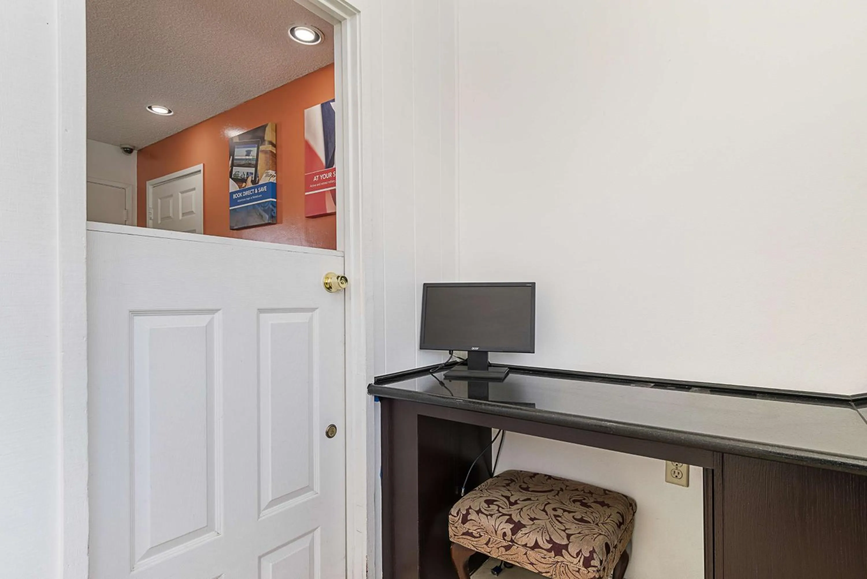 On site in Motel 6-Santa Maria, CA - South