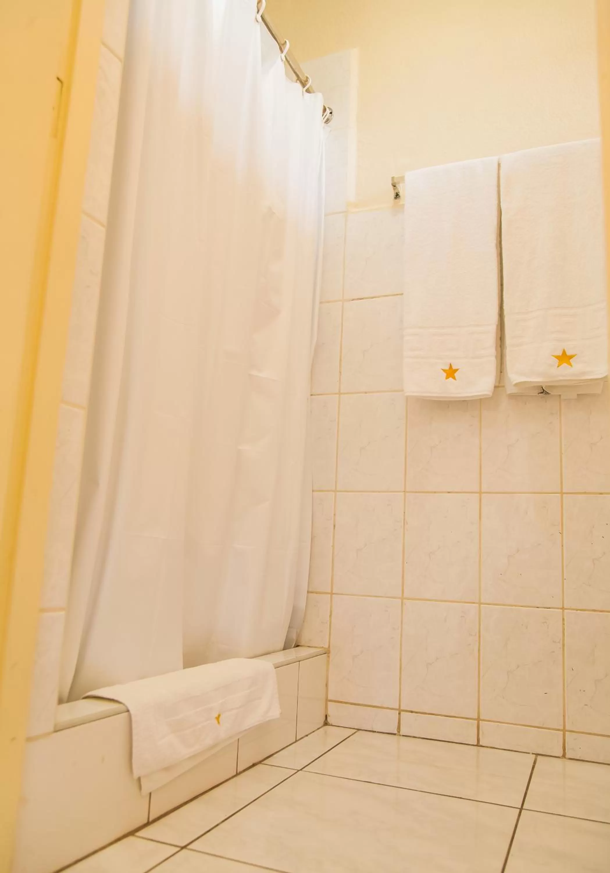 Bathroom in Hotel Estrella