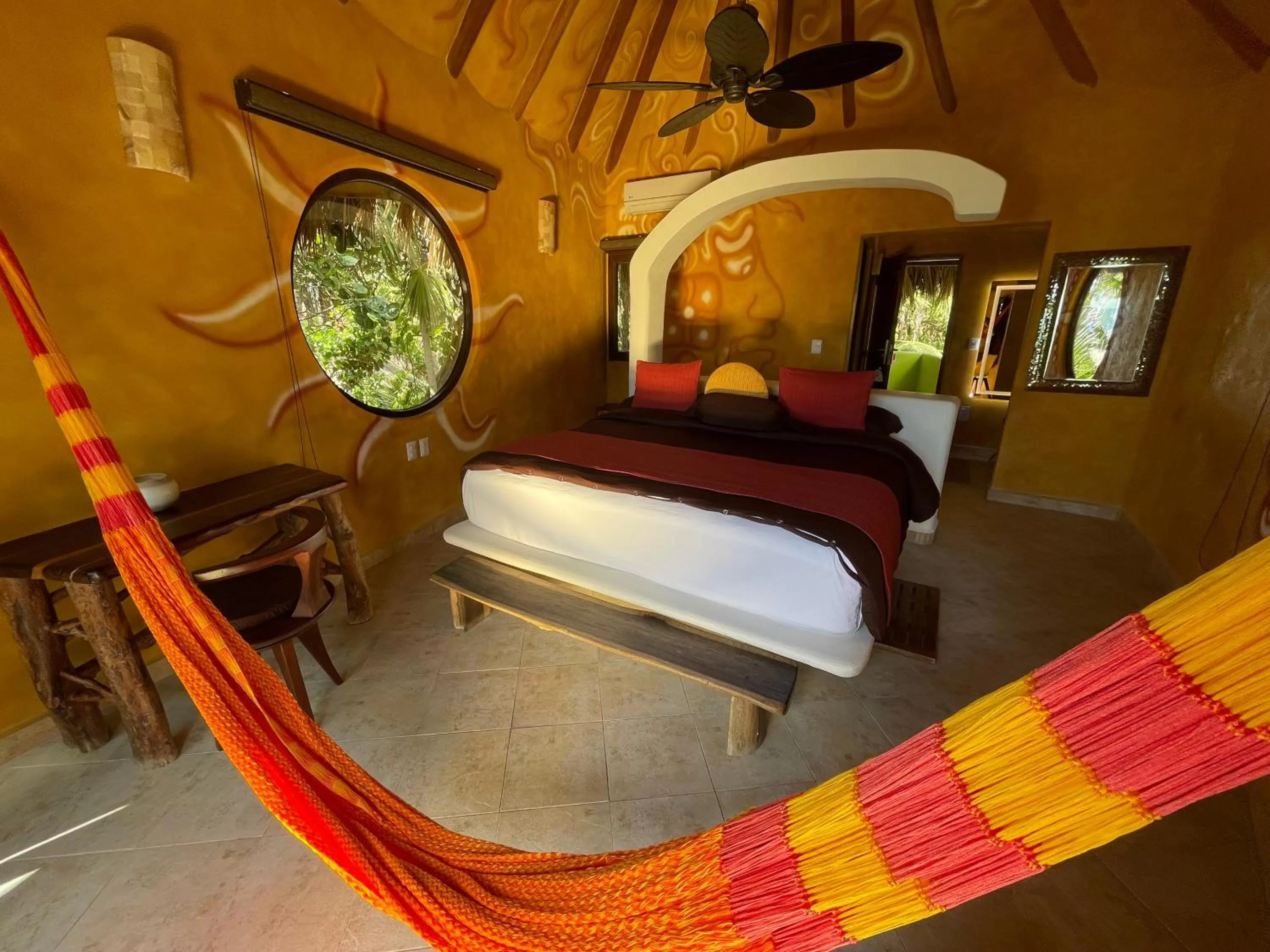 Photo of the whole room, Bed in Sueños Tulum