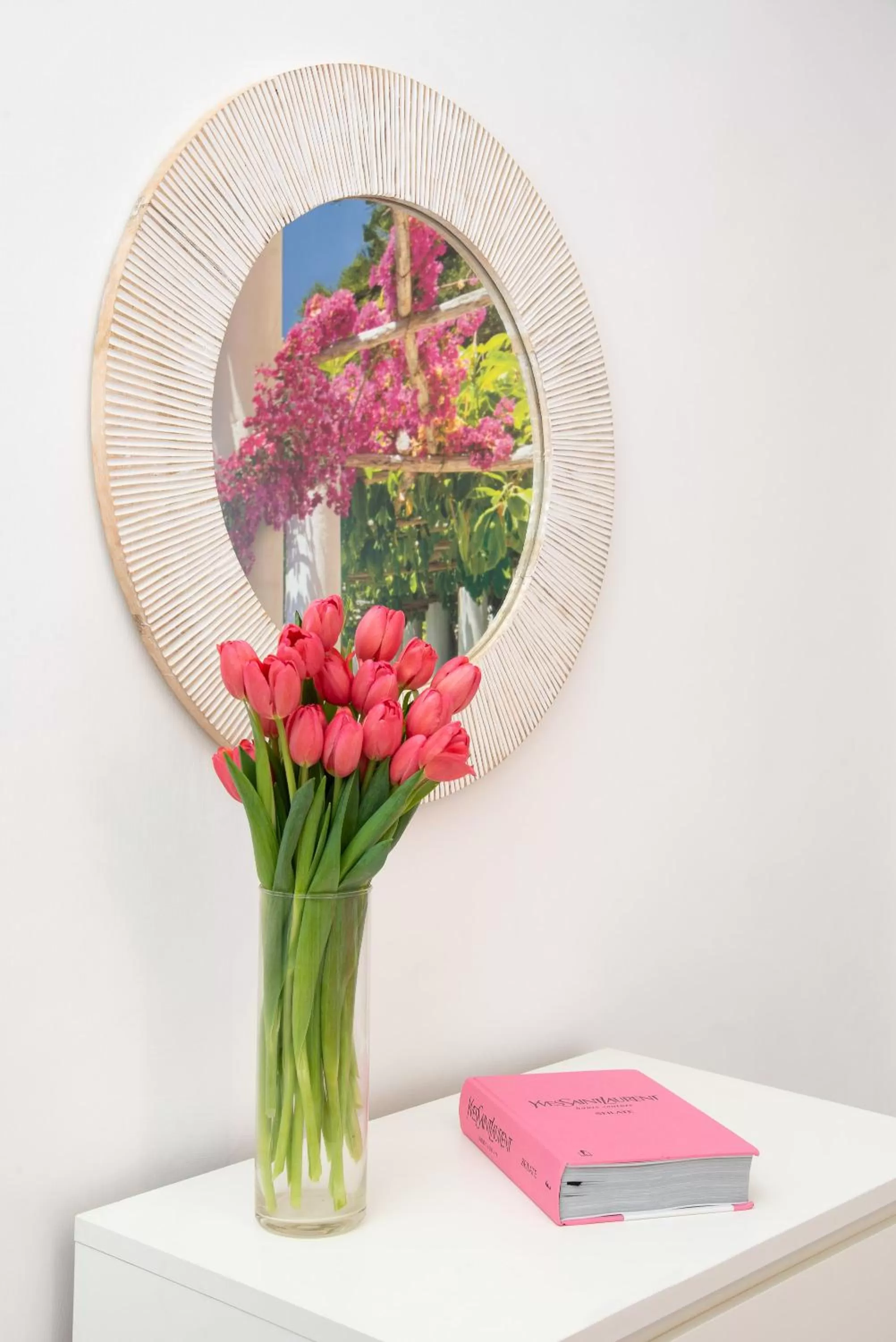 Decorative detail in Stanza Tasso - De Vivo Realty Sorrento