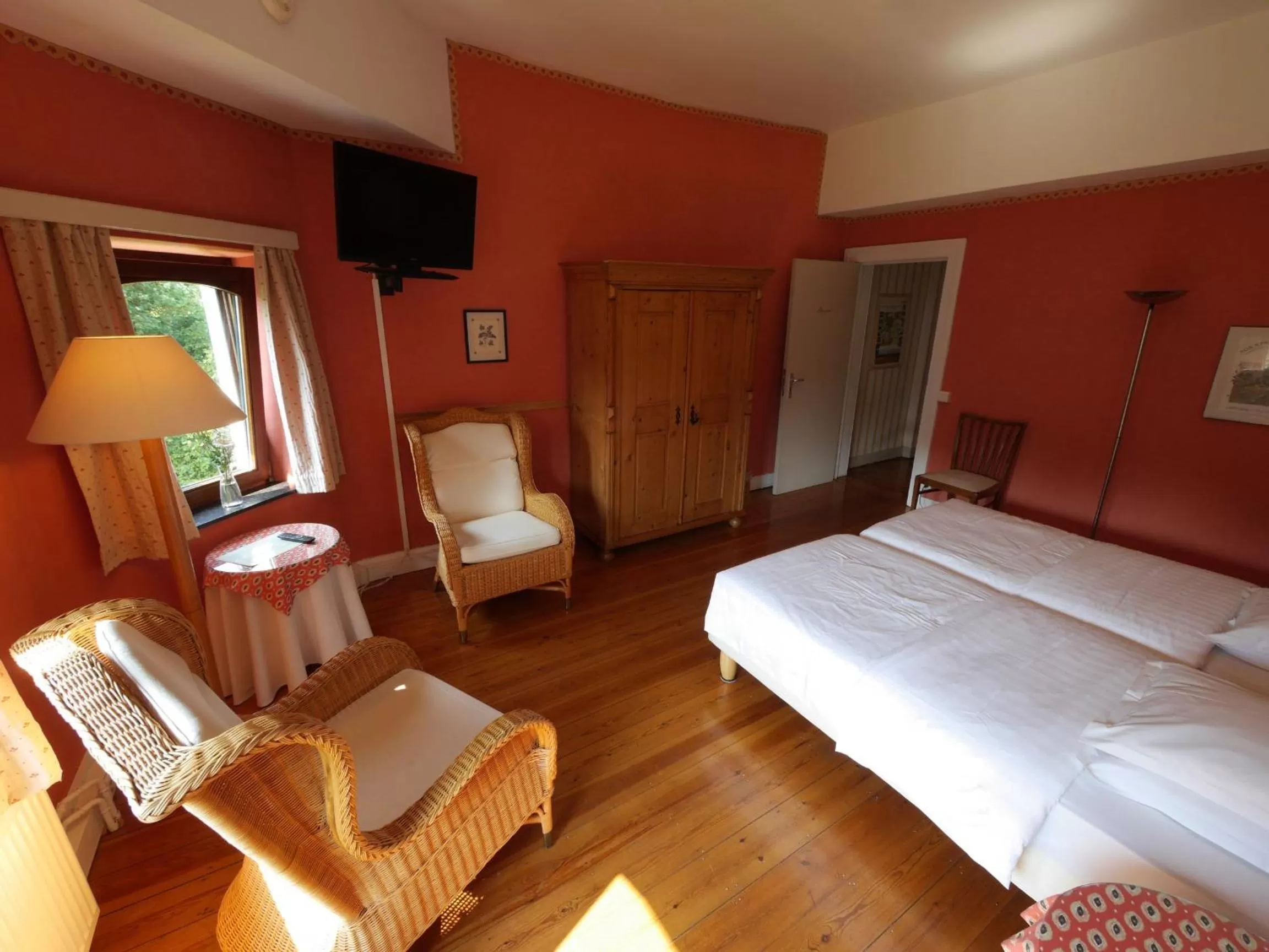 Photo of the whole room, TV/Entertainment Center in L'Étape Fagnarde - Bed, Breakfast & Sauna