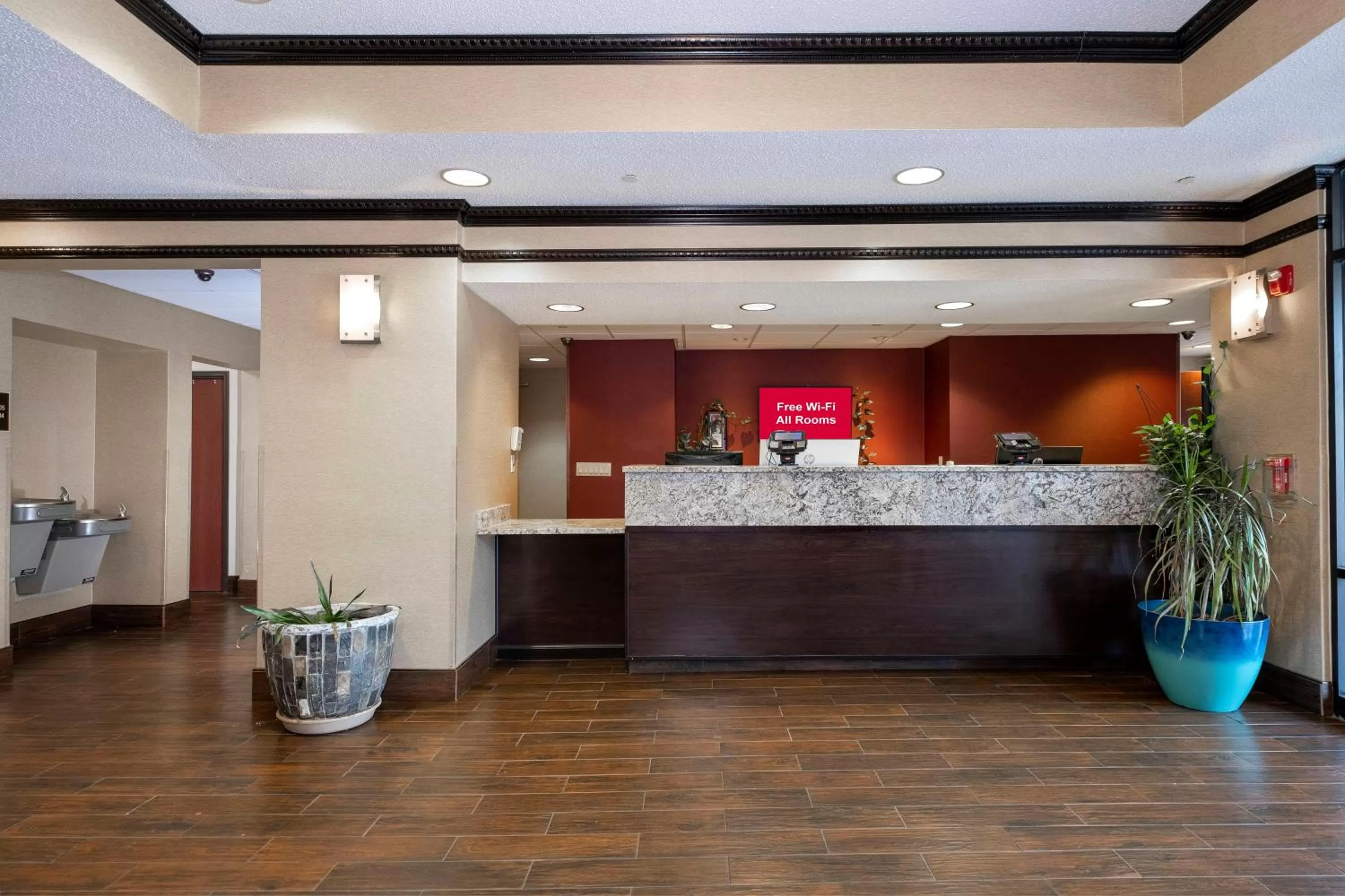 Lobby or reception in Red Roof Inn & Suites Dover Downtown