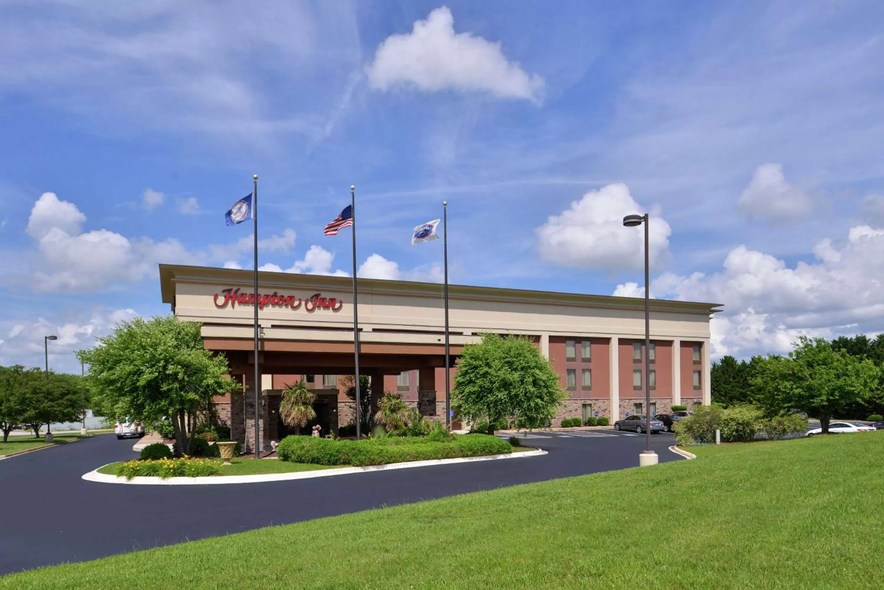 Property building in Hampton Inn South Hill