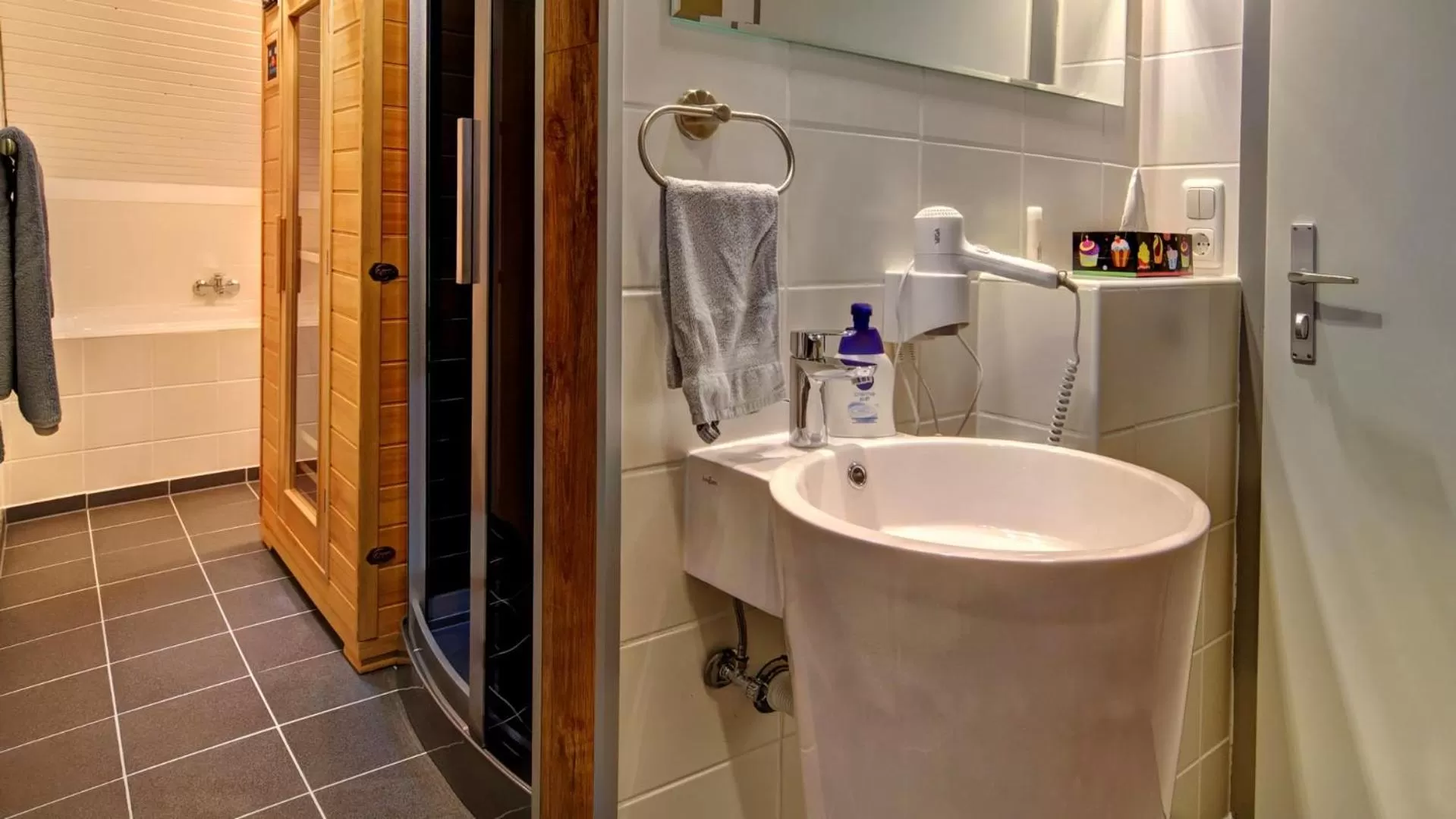 Sauna, Bathroom in Suit' & Frühstück Zum Latschen - Adults Only