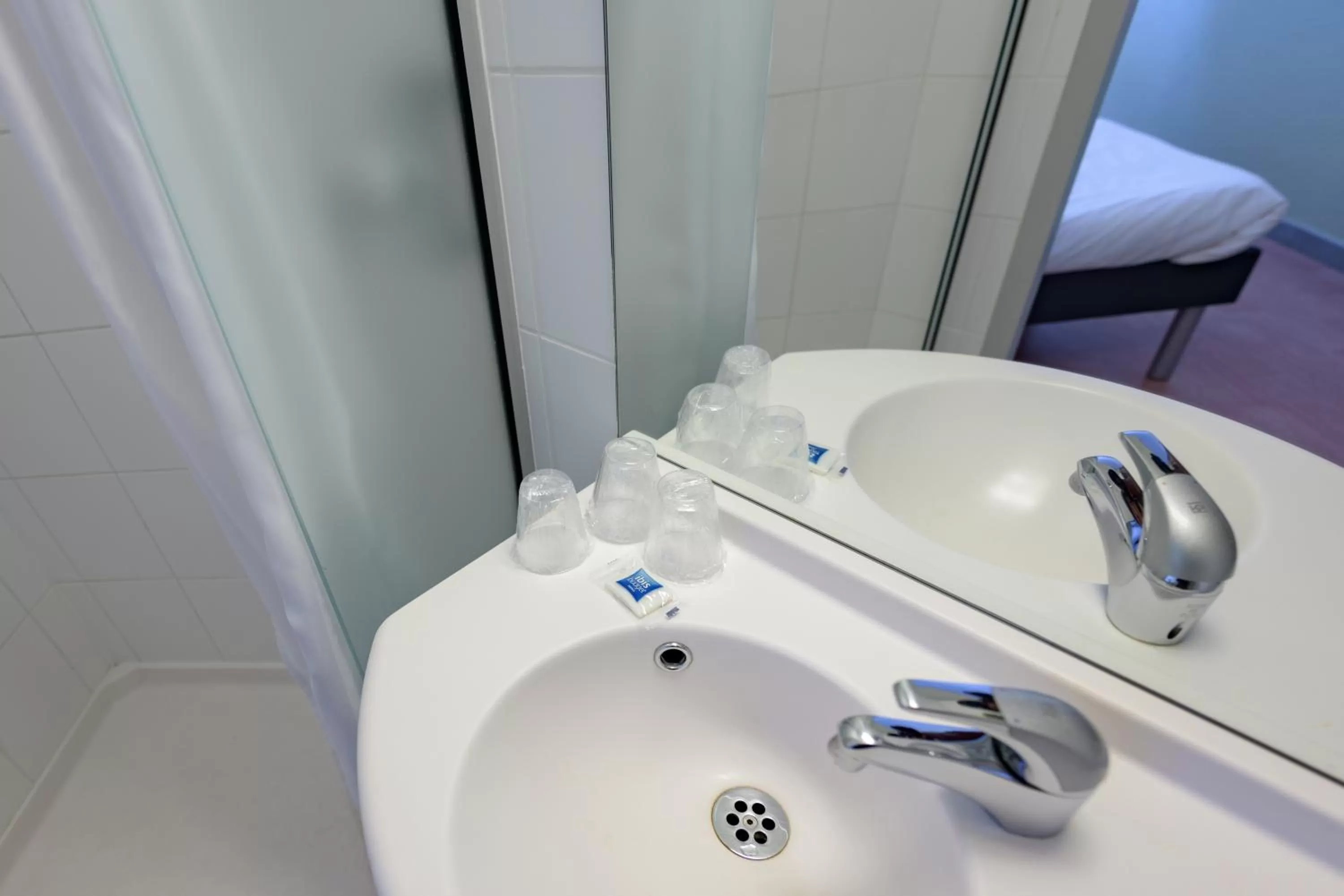 Bathroom in Ibis Budget Bollene