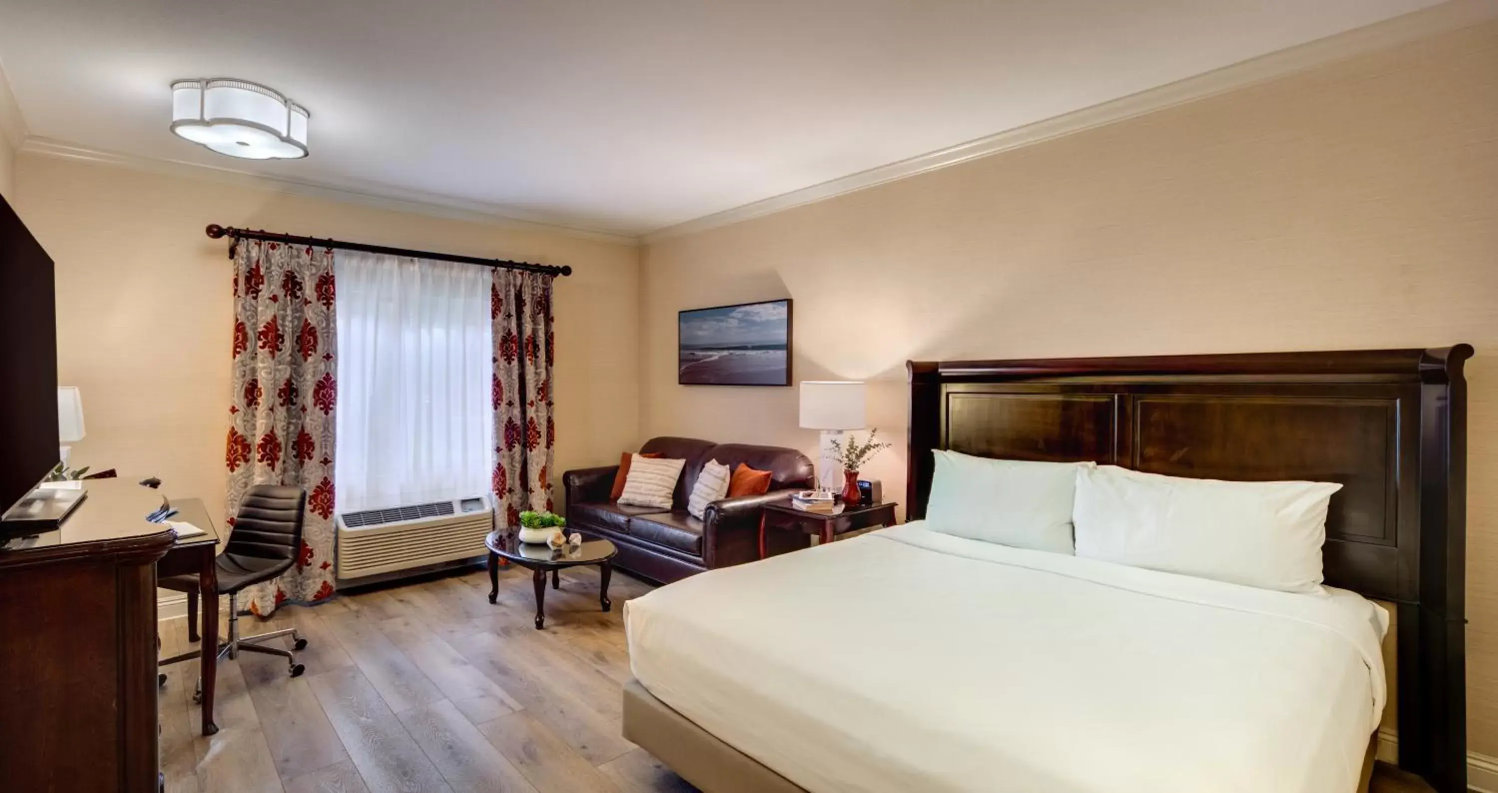 Deluxe King Studio in Ayres Hotel Costa Mesa Newport Beach Deluxe King Studio in Ayres Hotel Costa Mesa Newport Beach