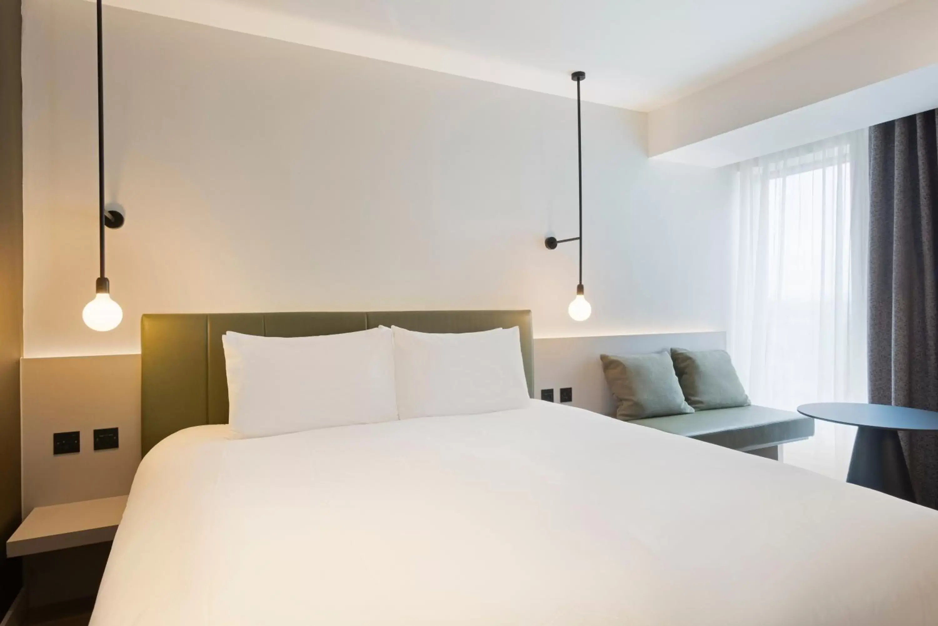 Standard Double Room in Leonardo Hotel Manchester Piccadilly Standard Double Room in Leonardo Hotel Manchester Piccadilly