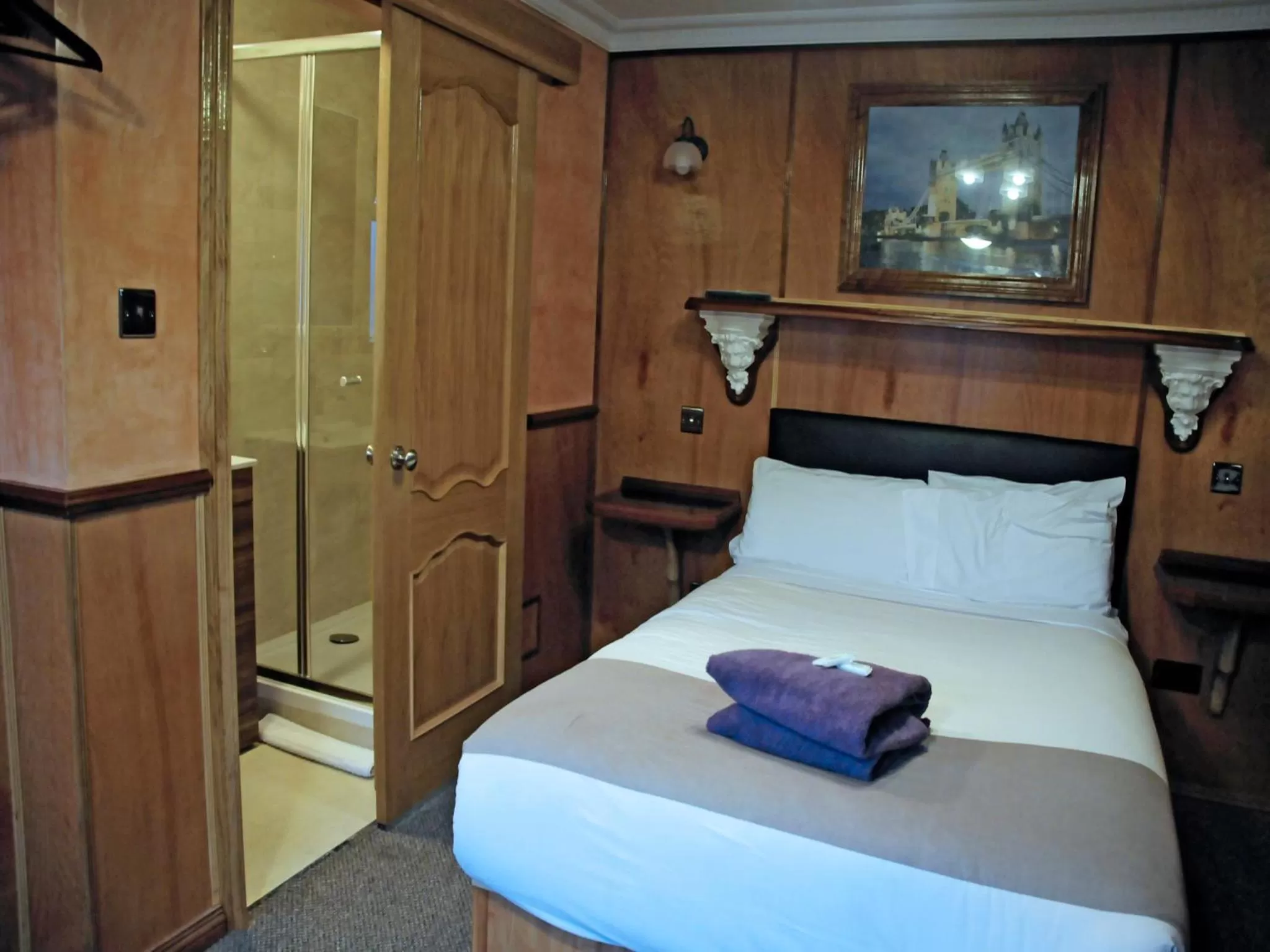 Decorative detail, Bed in Cricklewood Lodge Hotel