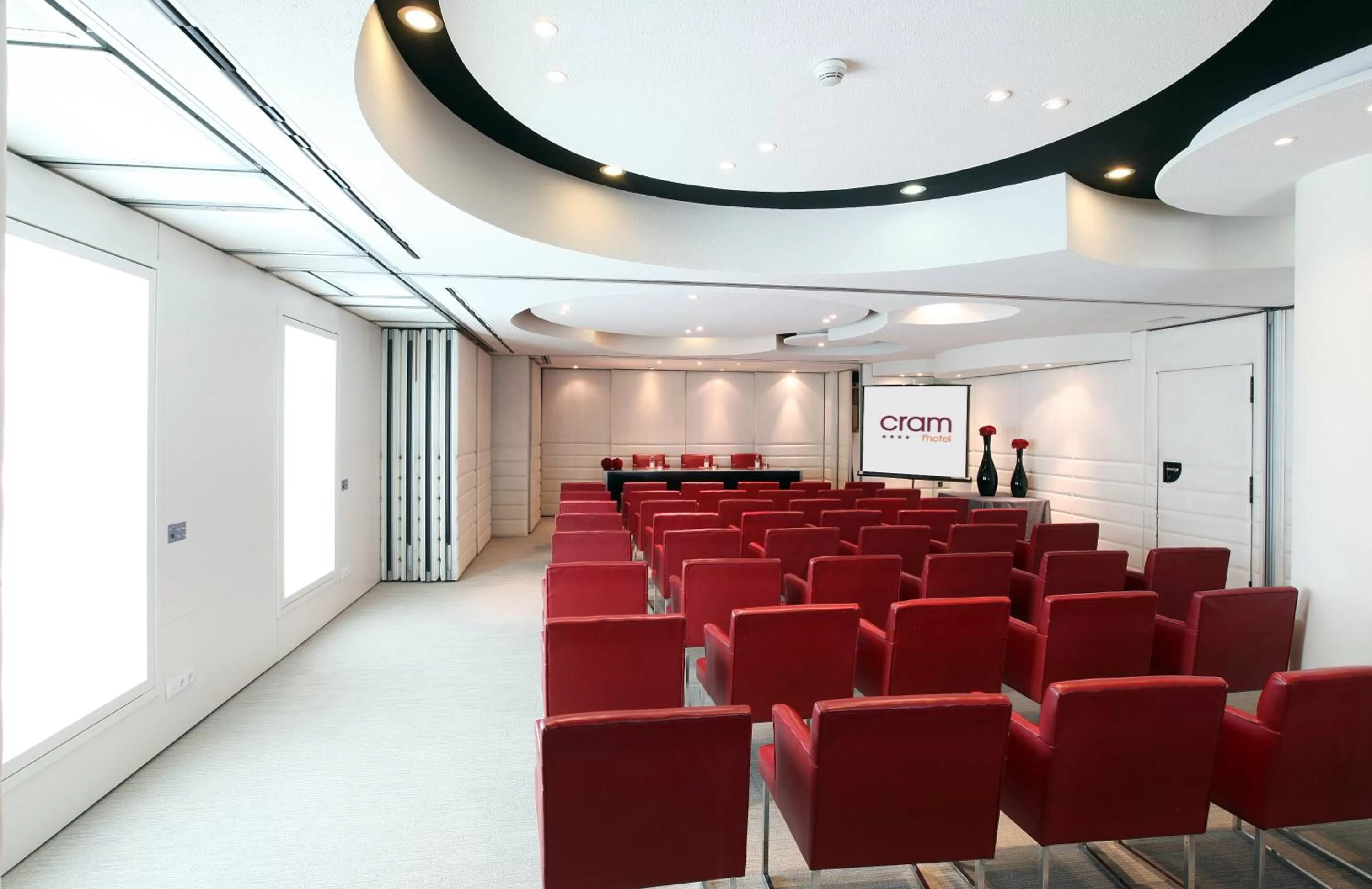 Business facilities in Cram Hotel