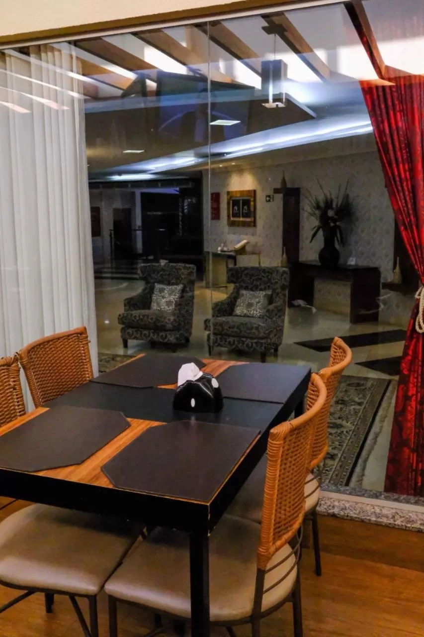 Dining area in GoldMen Business Cianorte