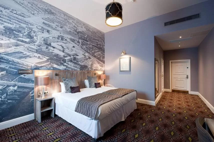 Shower, Bed in The Saxon Crown Wetherspoon