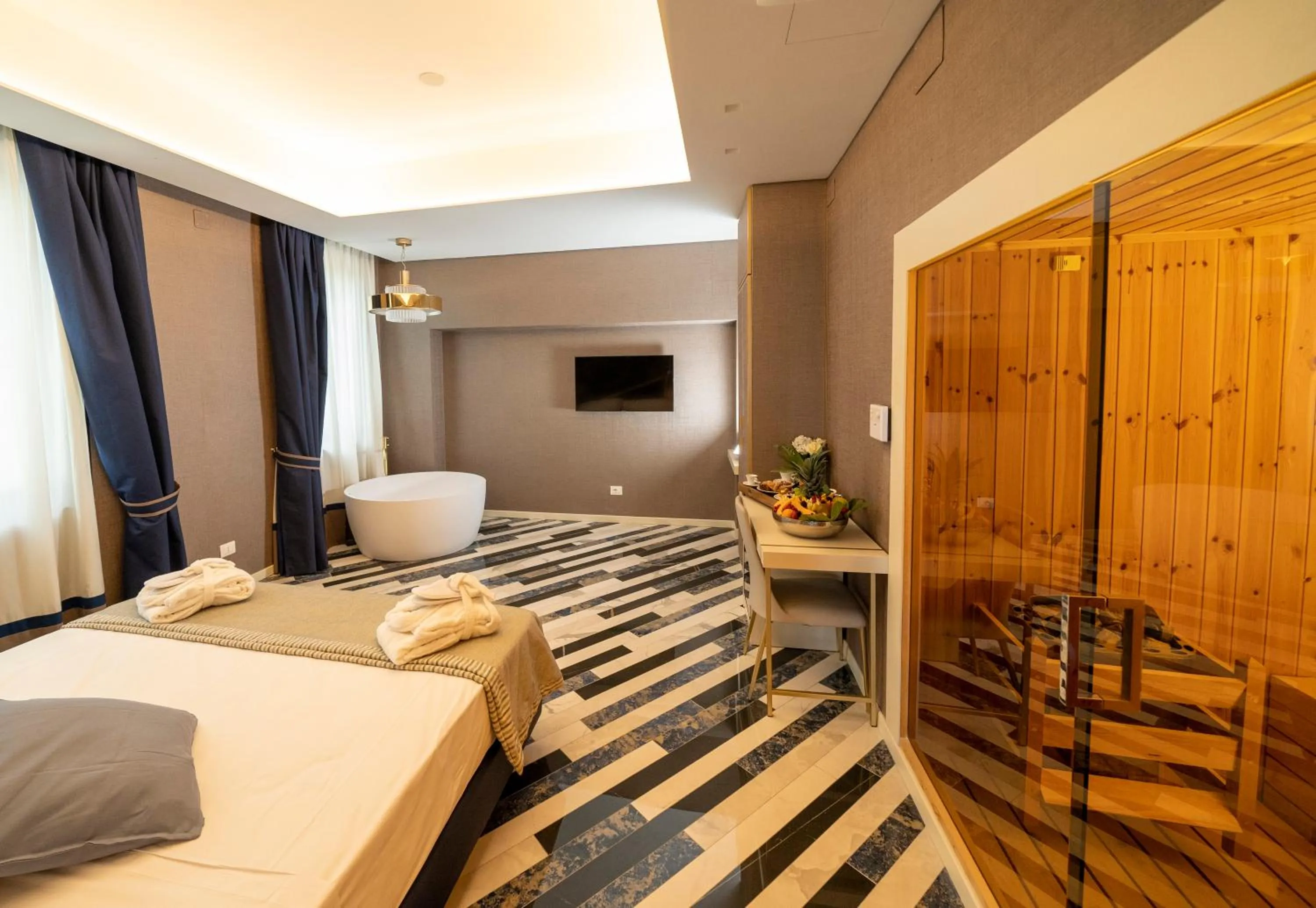 Sauna, Bed in Hotel Cala Moresca