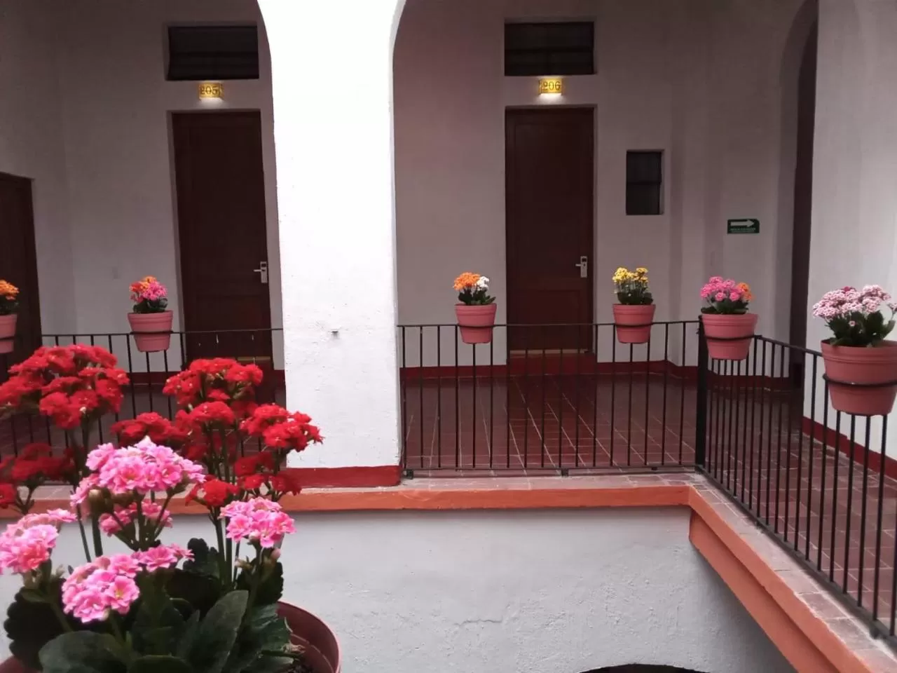 Patio in Hotel Real de Castilla Colonial