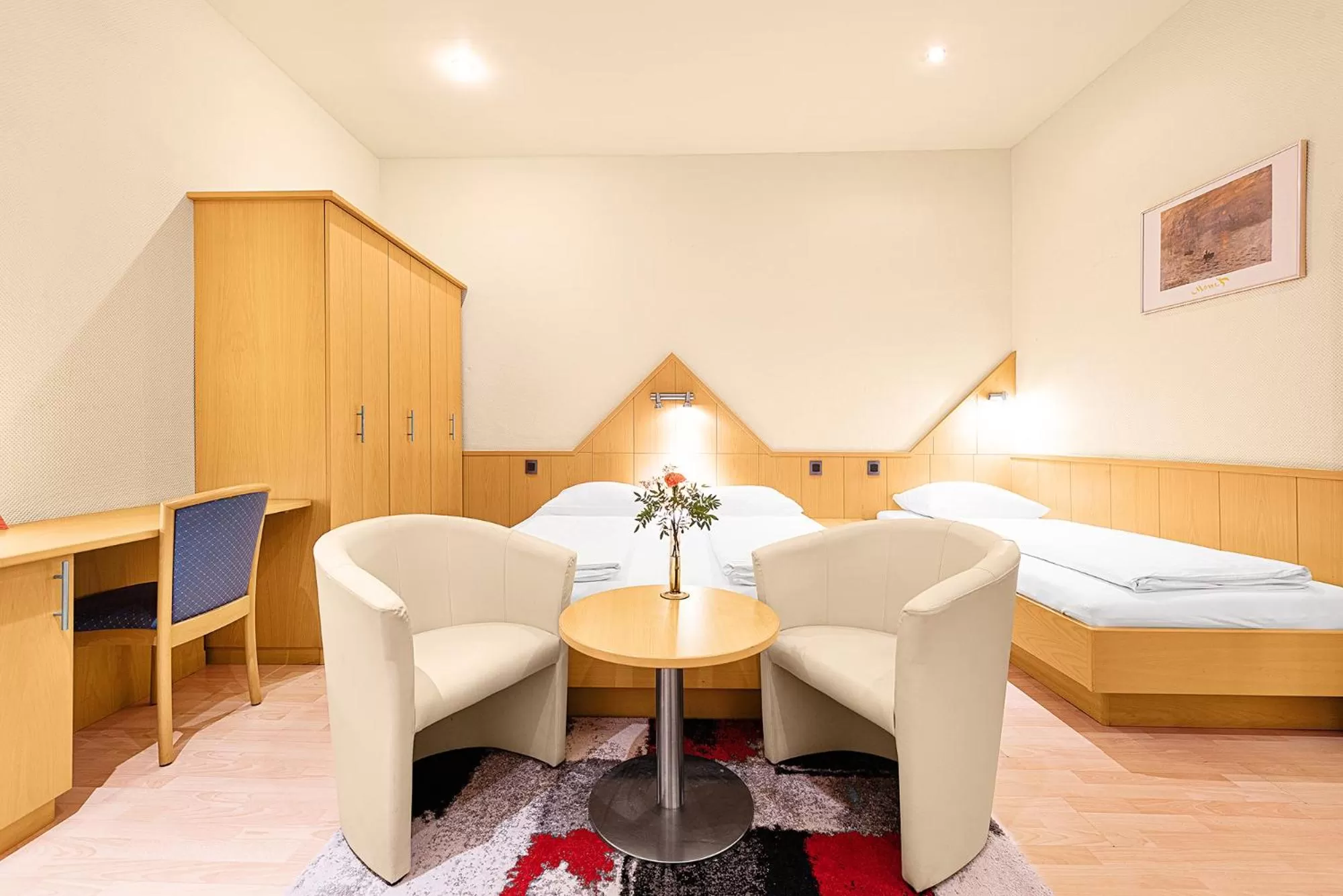 Living room, Bed in Hotel-Pension Wild