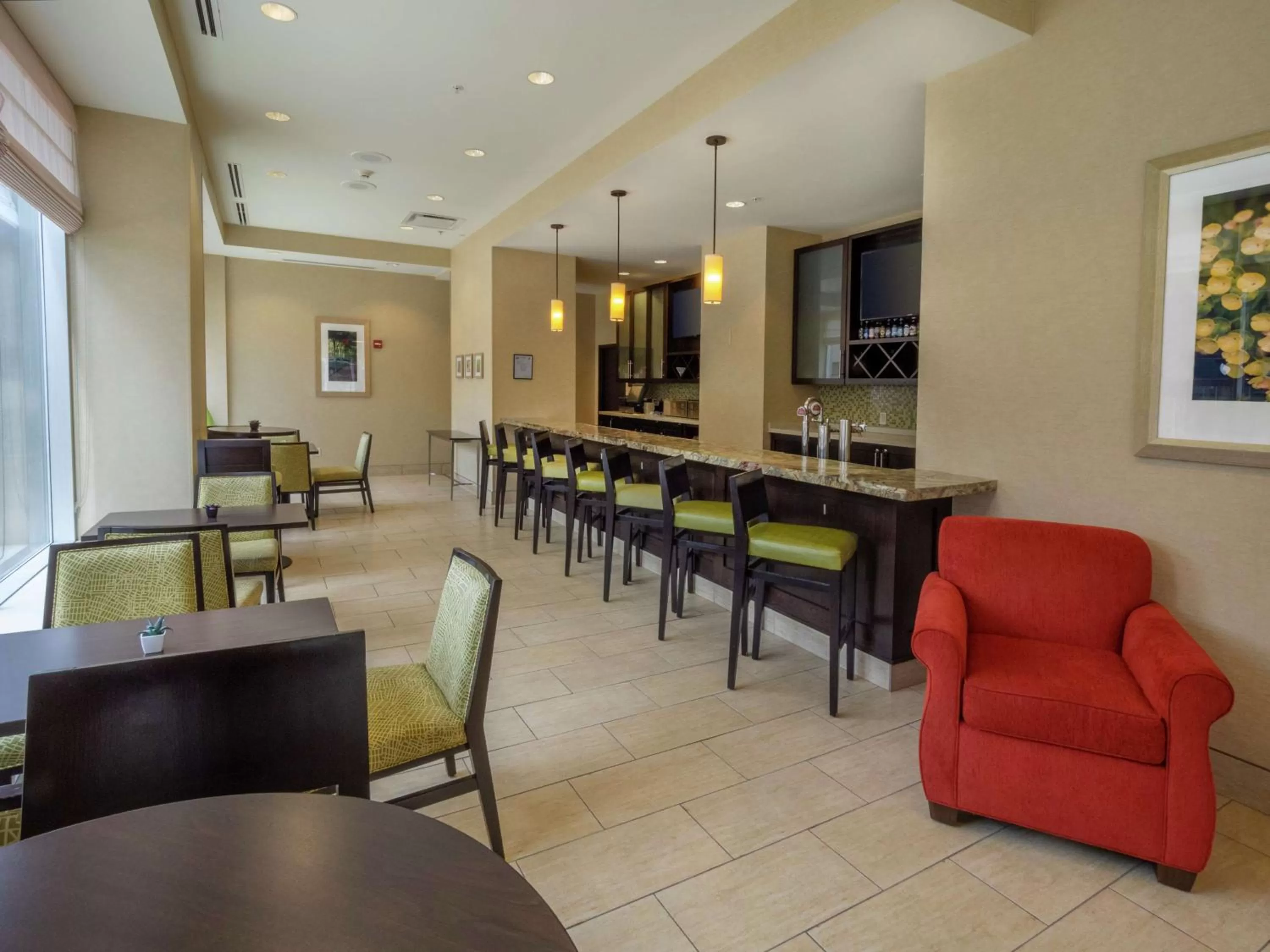 Lounge or bar in The Hilton Garden Inn Buffalo-Downtown