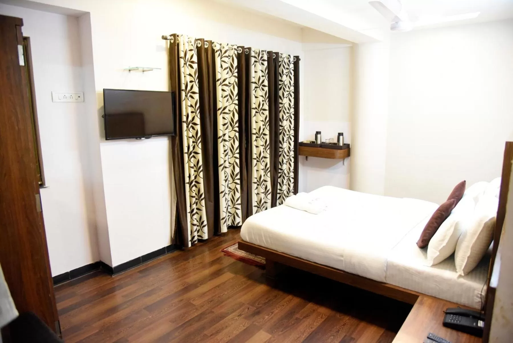 Bedroom, Bed in Hotel Sai Yatri