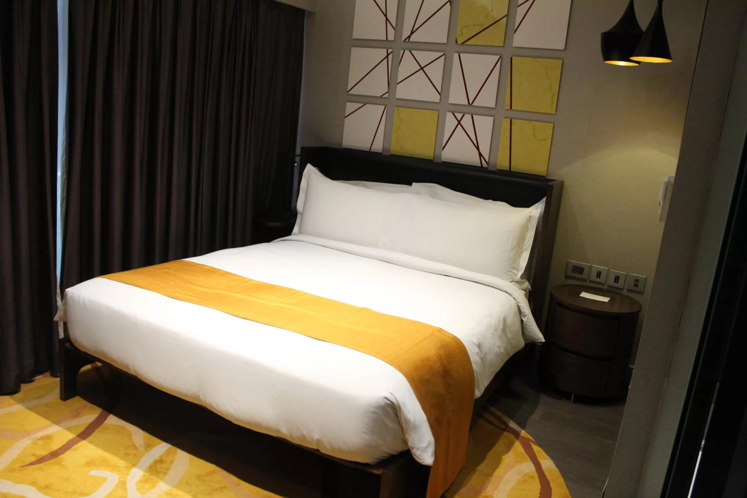 Bed in Holiday Inn Express New Delhi International Airport T3 by IHG
