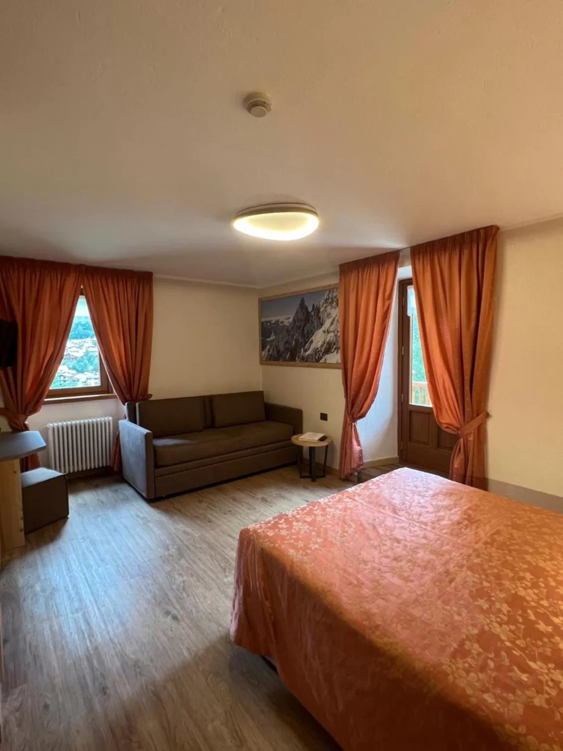 Bedroom, Bed in Hotel Des Glaciers