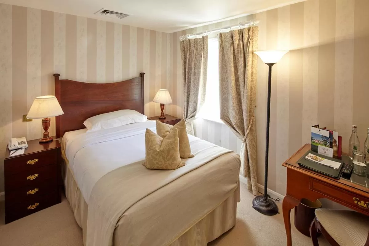 Photo of the whole room, Bed in Taplow House Hotel & Spa