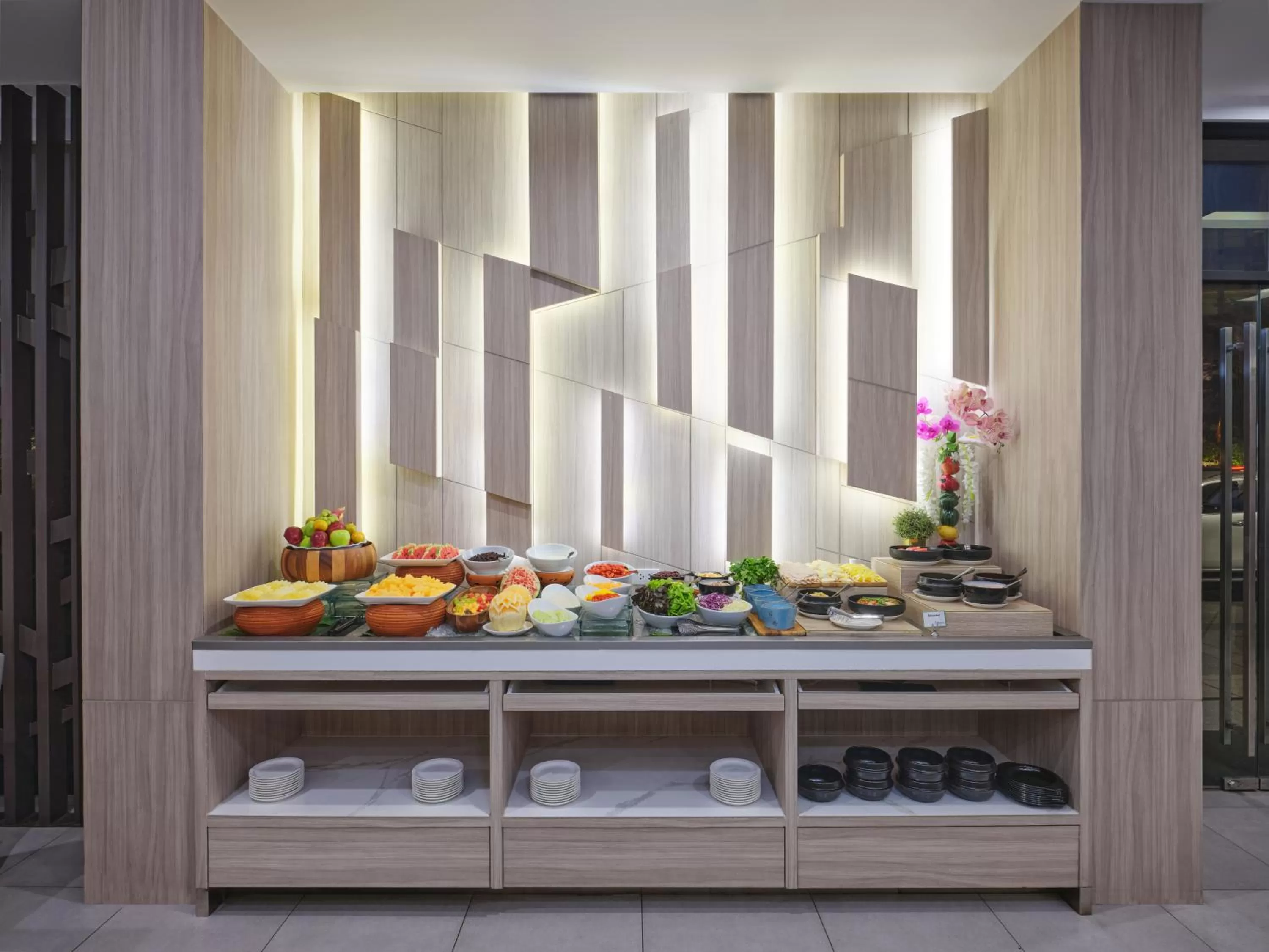 Altera Hotel and Residence by At Mind