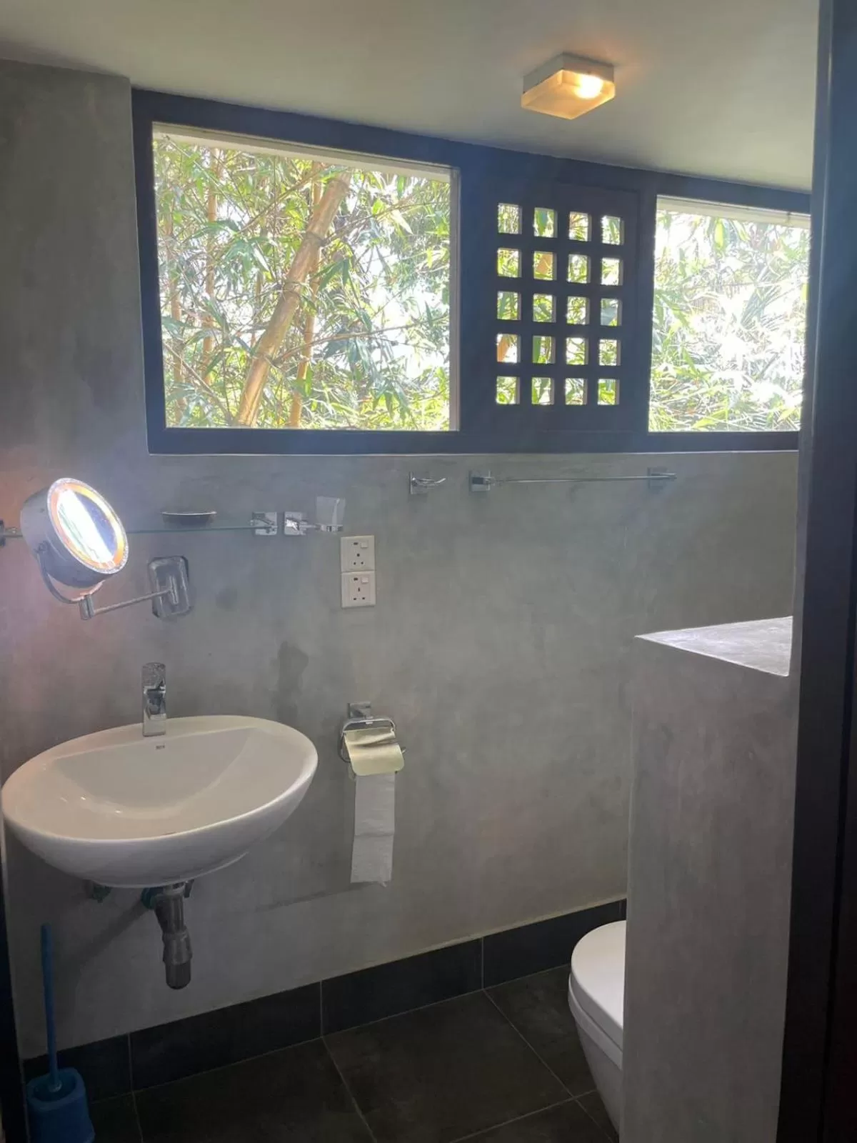 Bathroom in Wasantha Garden Hotel Restaurant & Ayurvedic Treatment