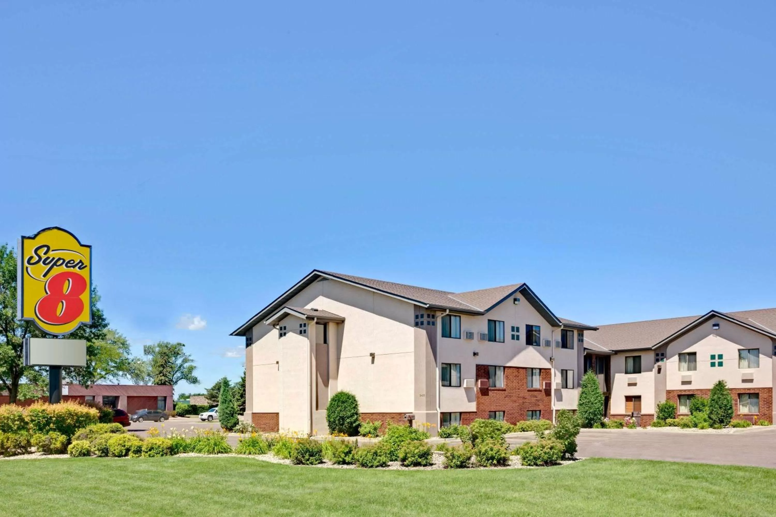 Property building in Super 8 by Wyndham Aberdeen East