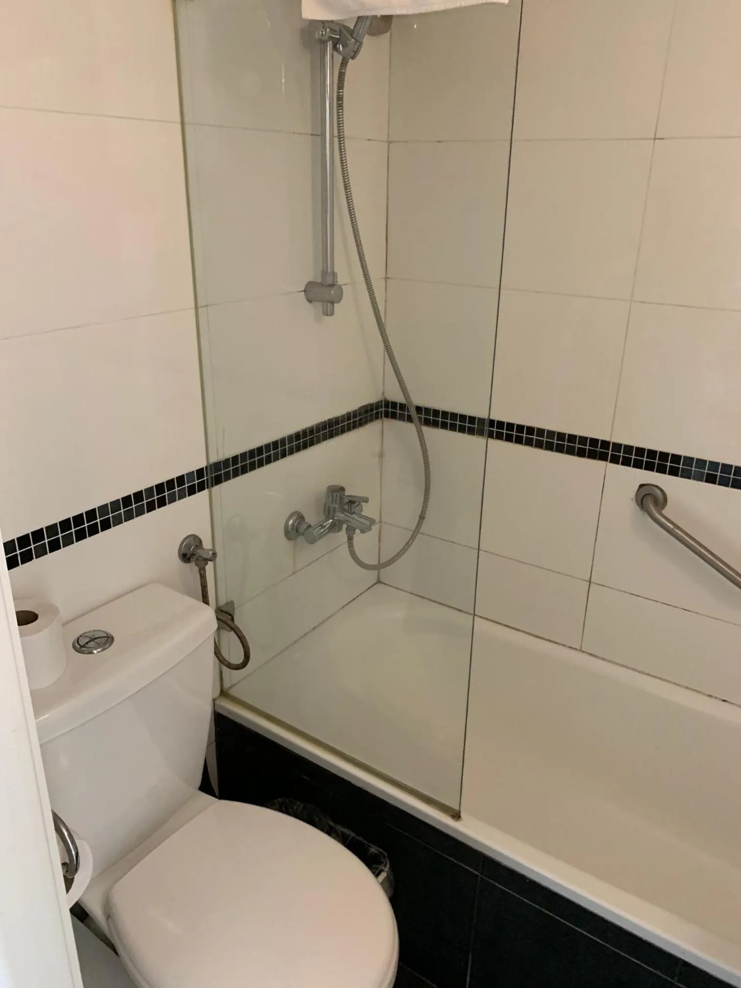 Shower in Kikar Boutique Hotel