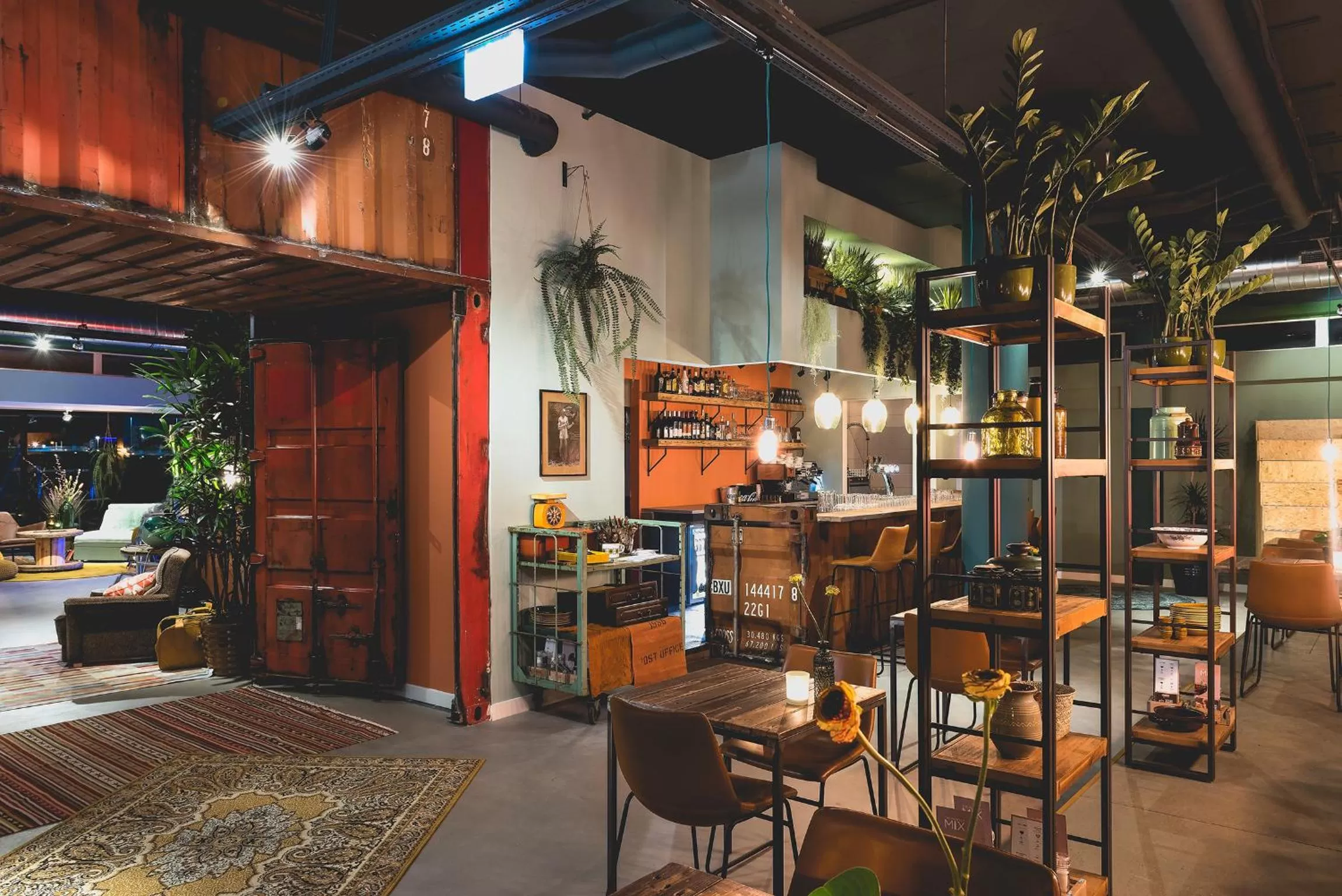 Restaurant/places to eat in Hotel Nimma