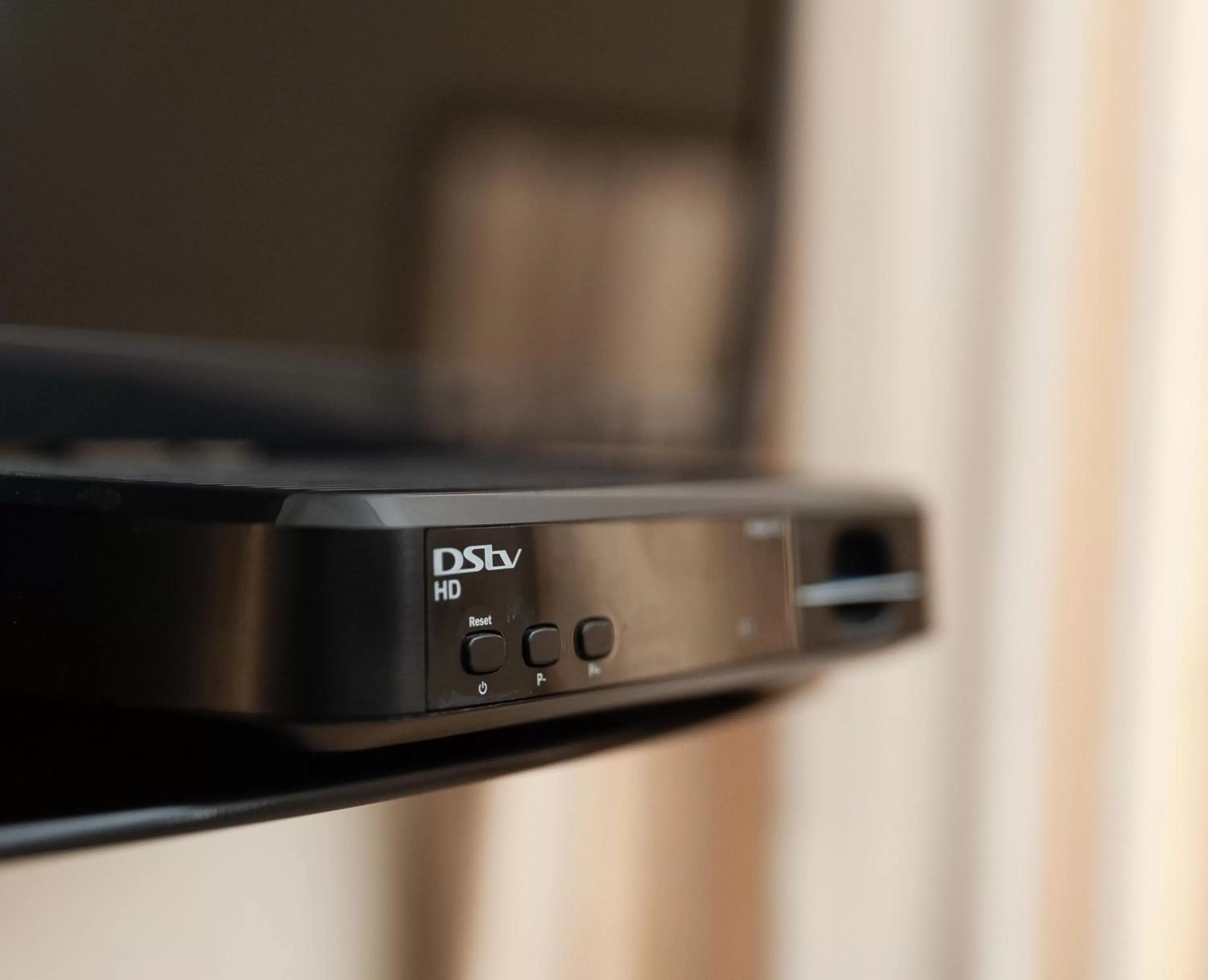 TV and multimedia in Bayside Hotel 100 Pixley Kaseme Street (West Street)