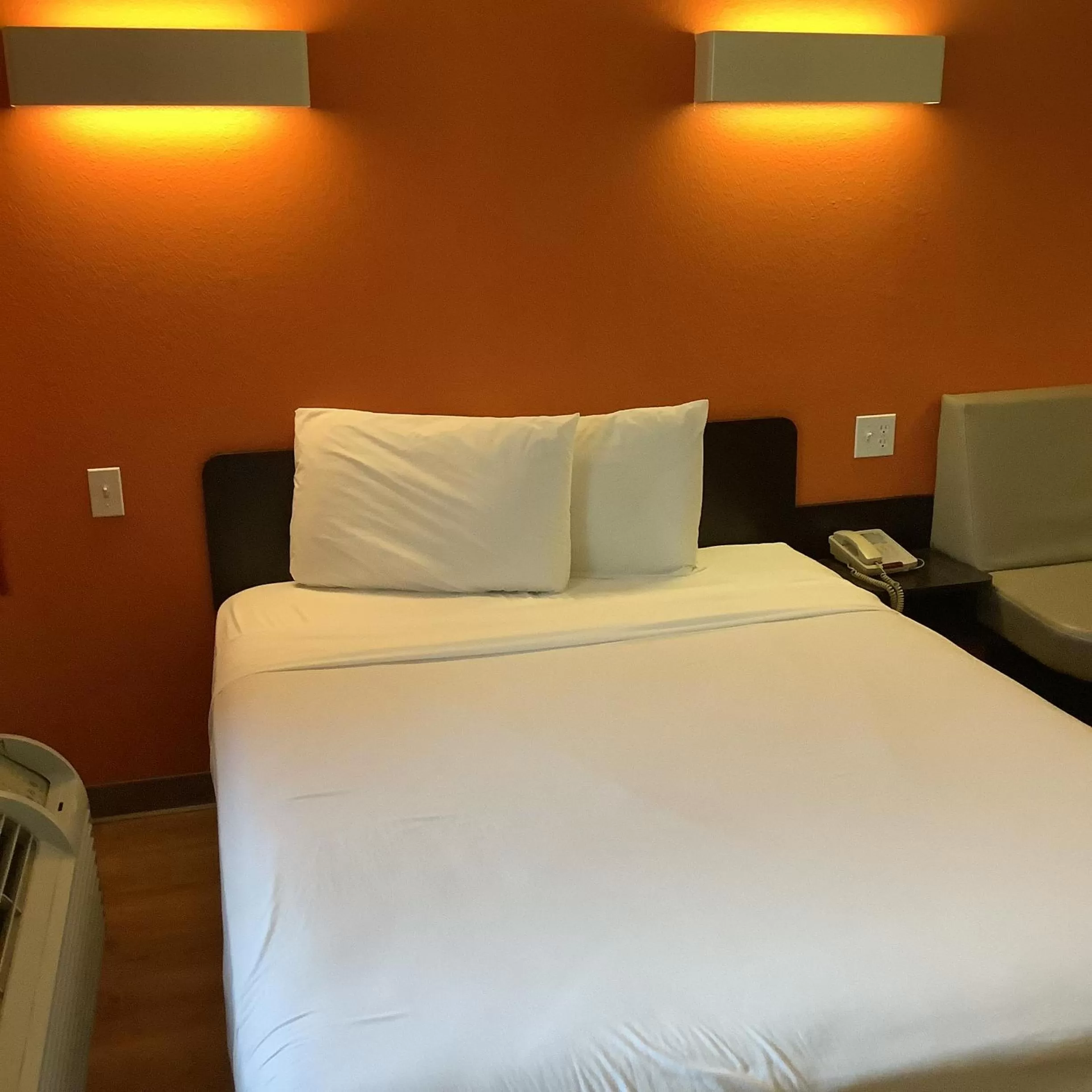 Bed in Carlsbad Village Inn