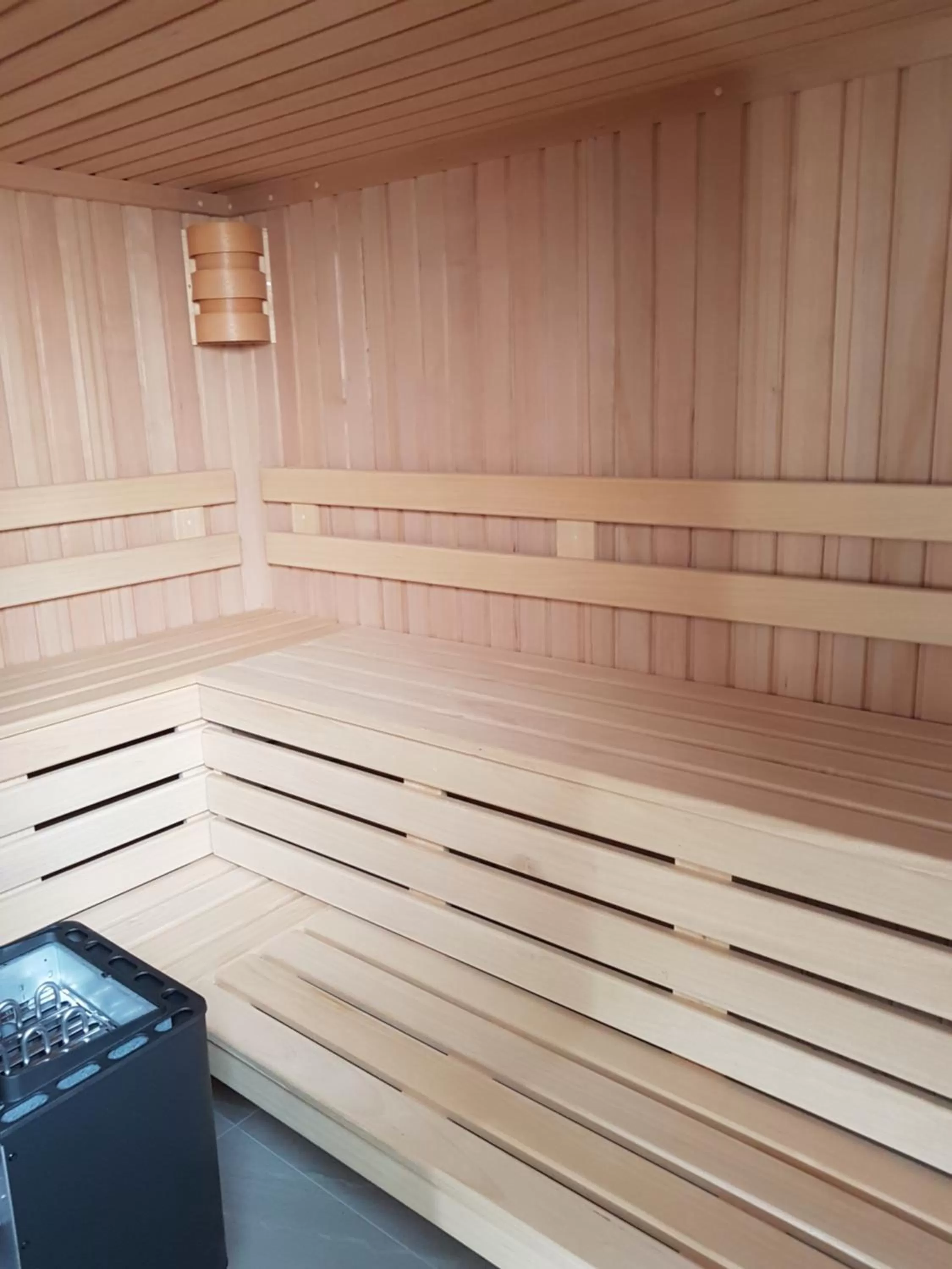 Sauna in Hôtel Spa De La Citadelle Lorient