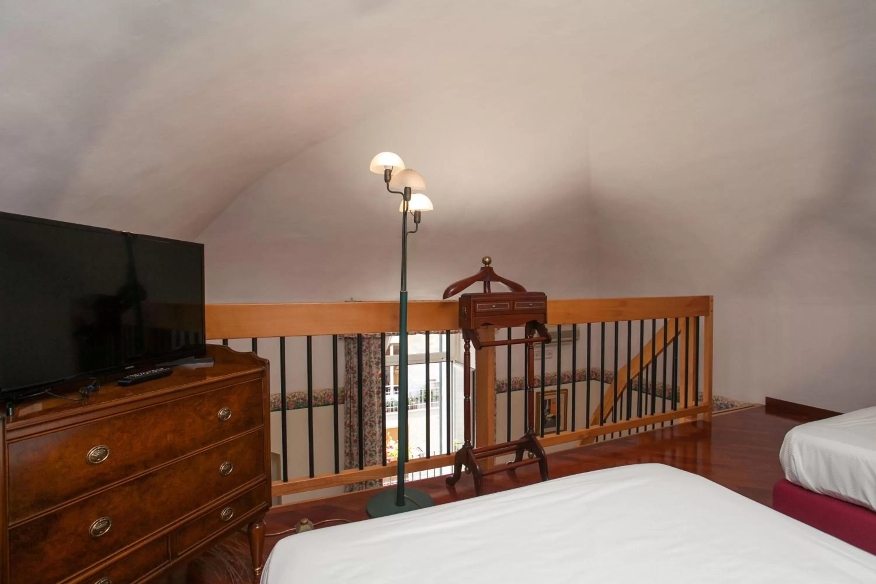 TV and multimedia, Bed in Zodiacus Residence