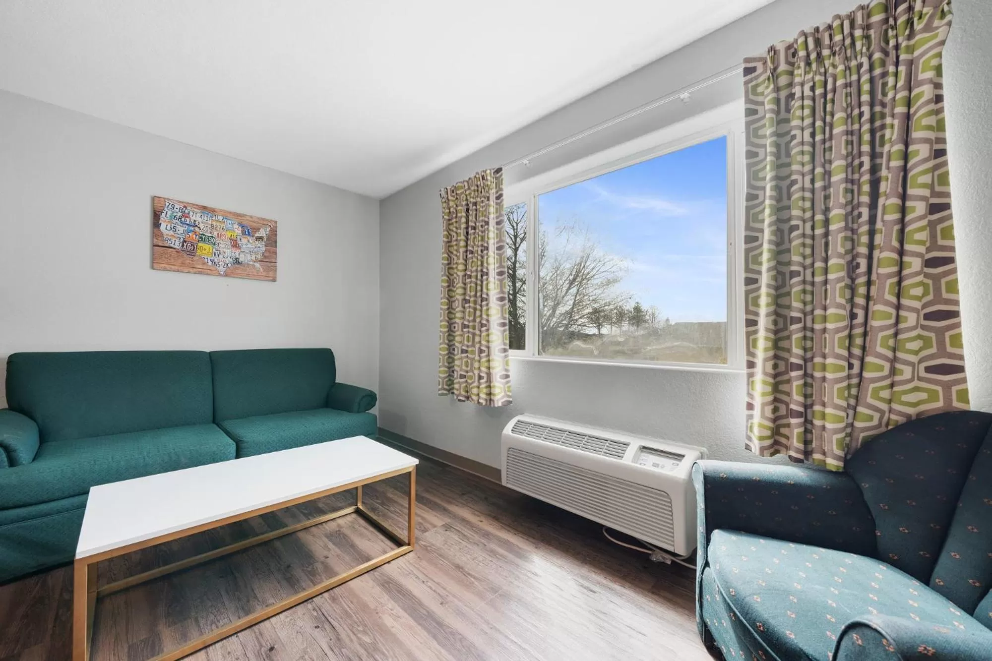 Garibaldi Inn at the Bay