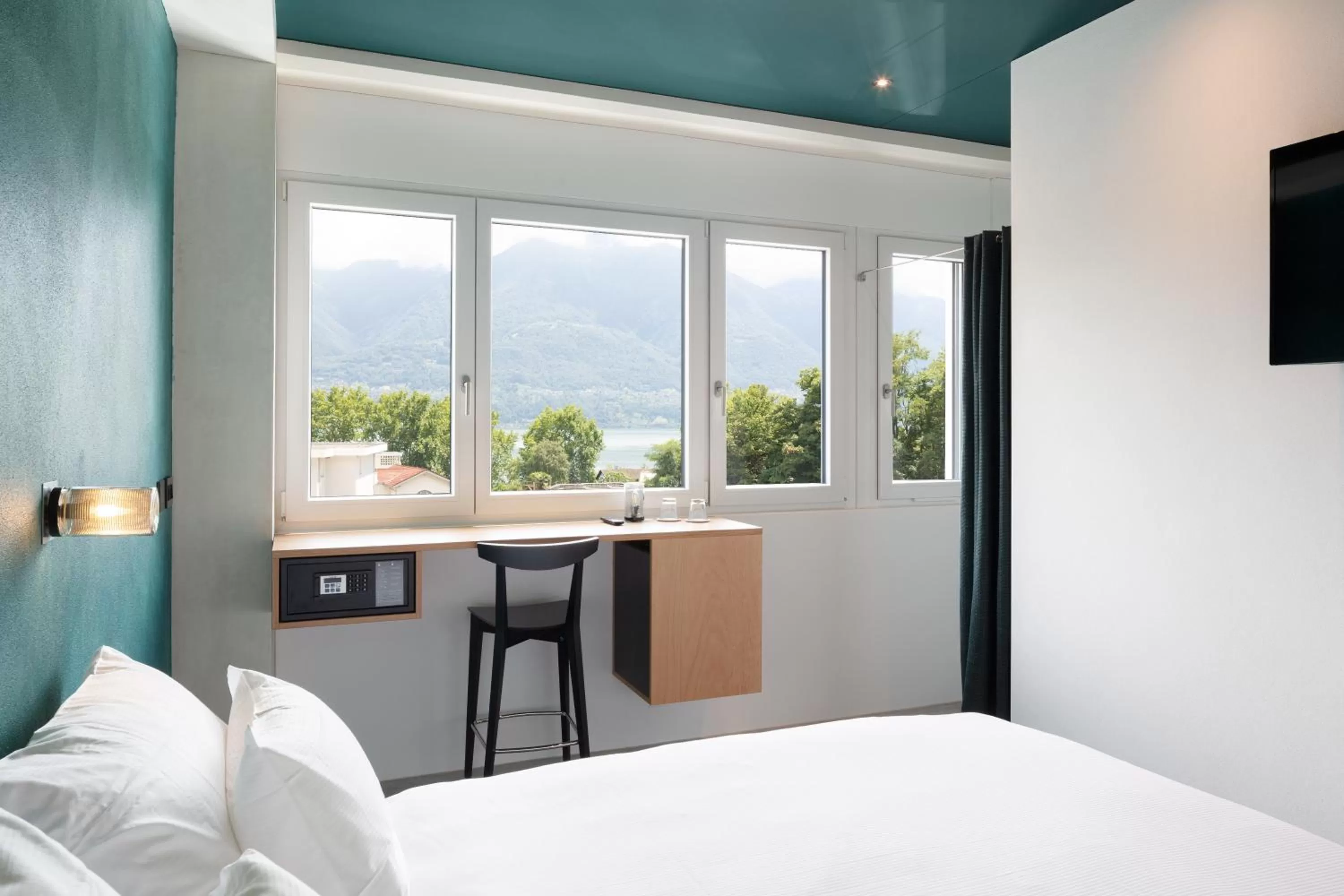 Double or Twin Room with Lake View in Riva Rooms & Studios - Check-In 24hr