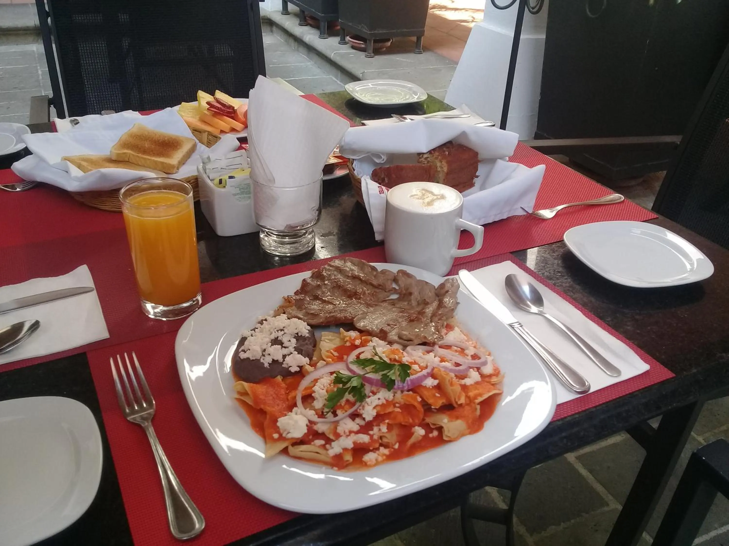 Restaurant/places to eat in Hotel Casa las Mercedes