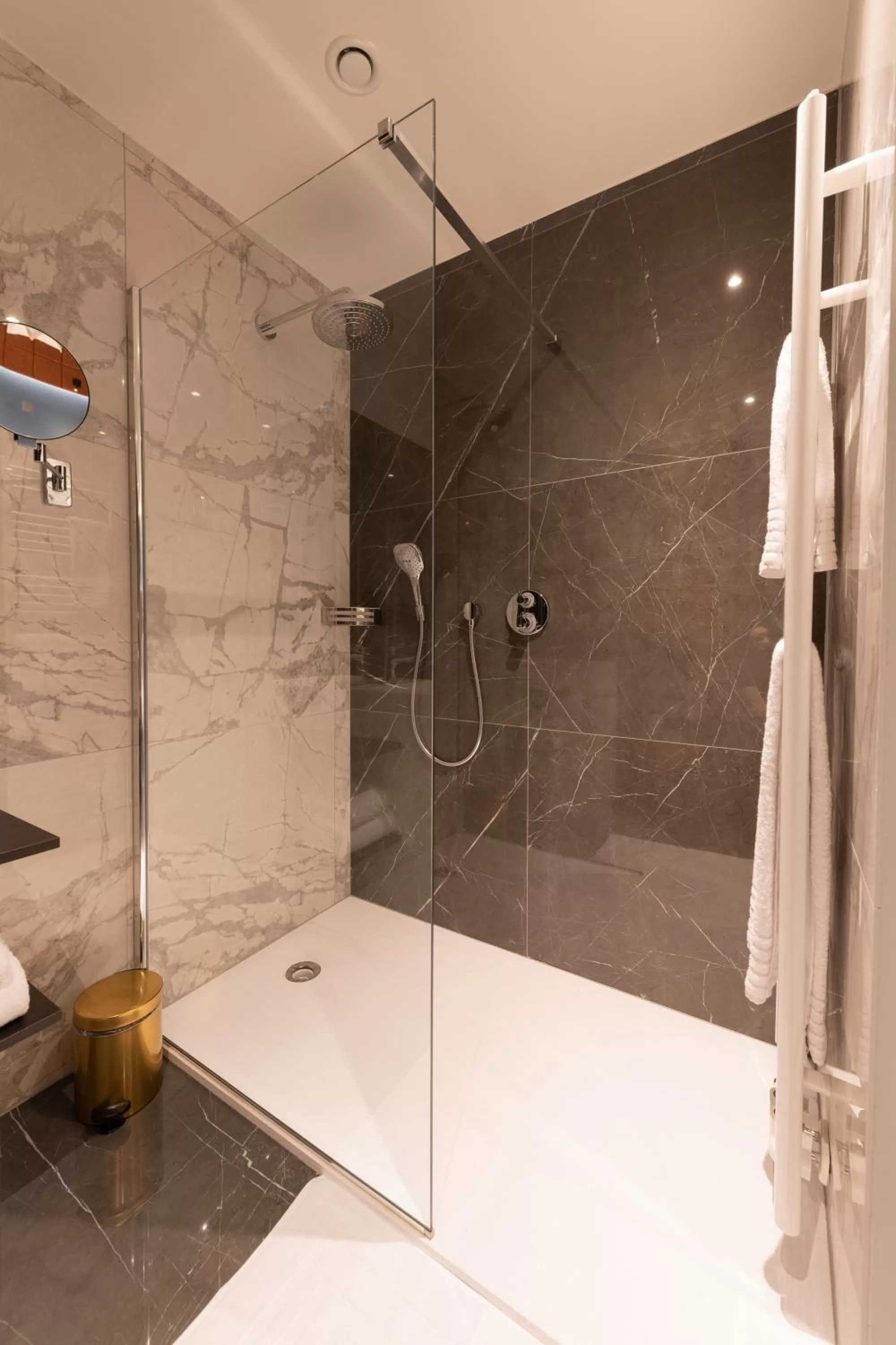 Shower in Boutique Hotel Sablon by CW Hotel Collection