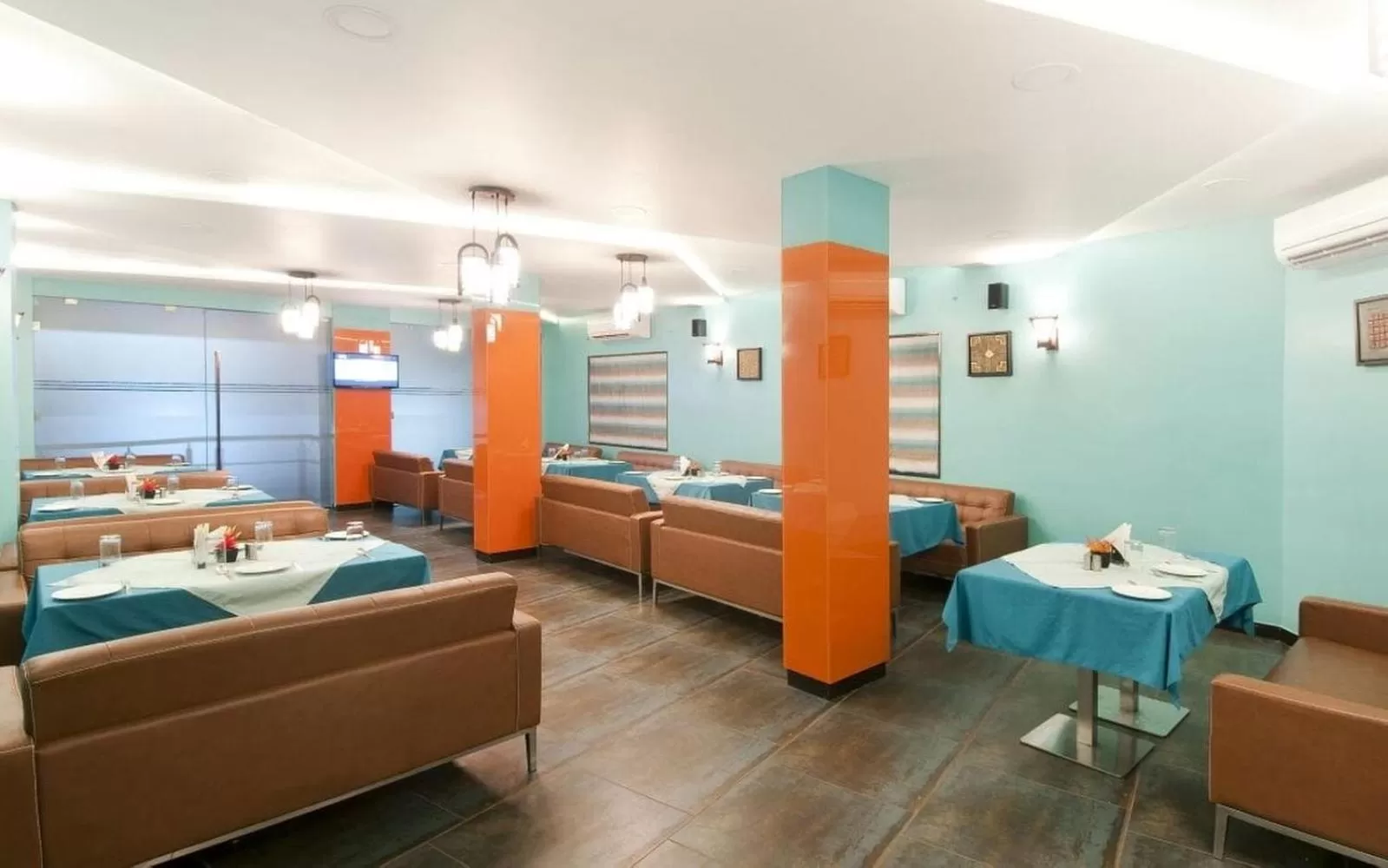 Restaurant/places to eat in Hotel The Sudesh